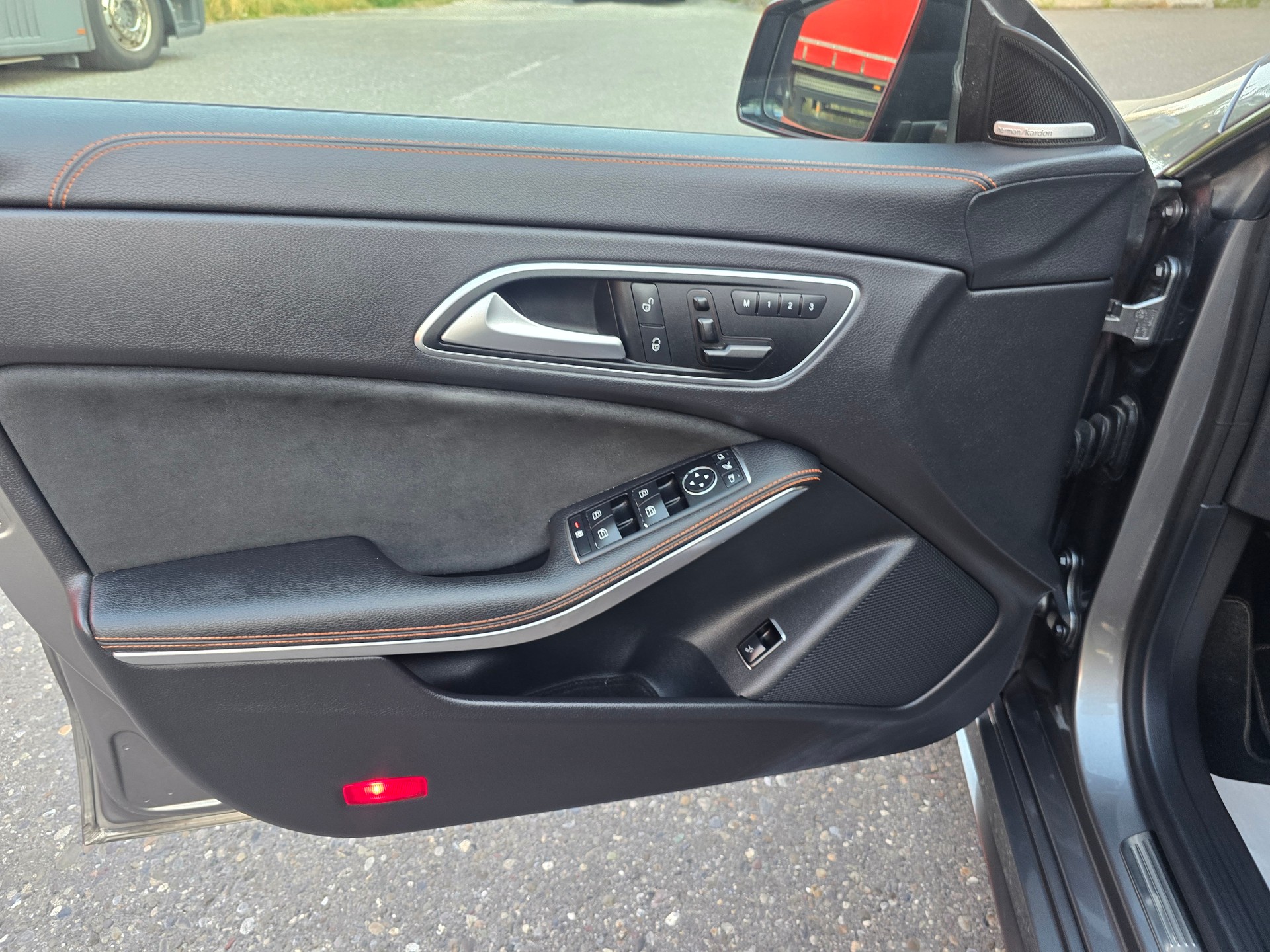 MERCEDES-BENZ CLA Shooting Brake 250 AMG Line 7G-DCT 4Matic-image-13