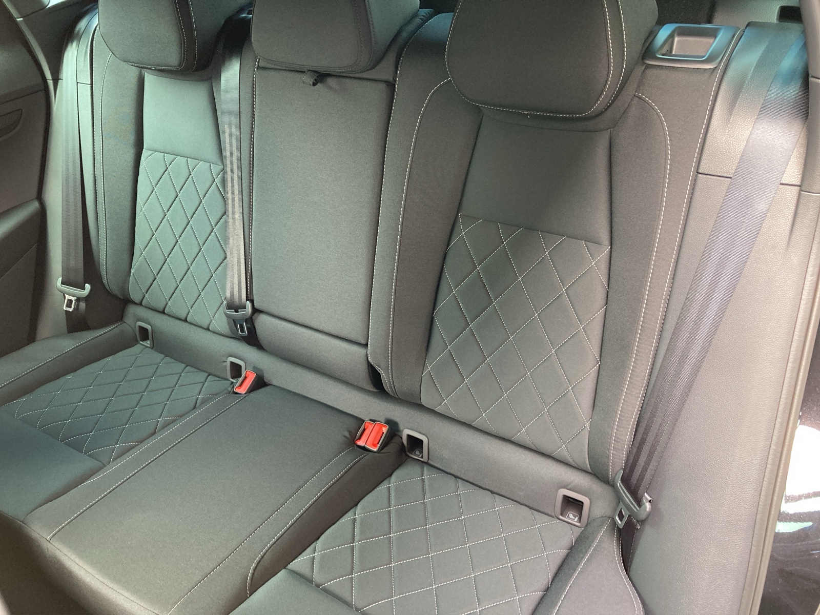 SKODA Karoq 2.0 TSI SportLine 4x4 DSG-image-8