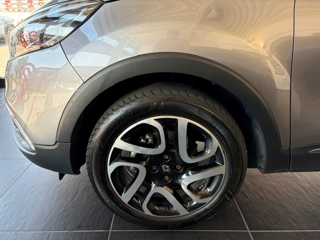 RENAULT Captur 1.2 T 16V Privilège EDC-showroom-element-3