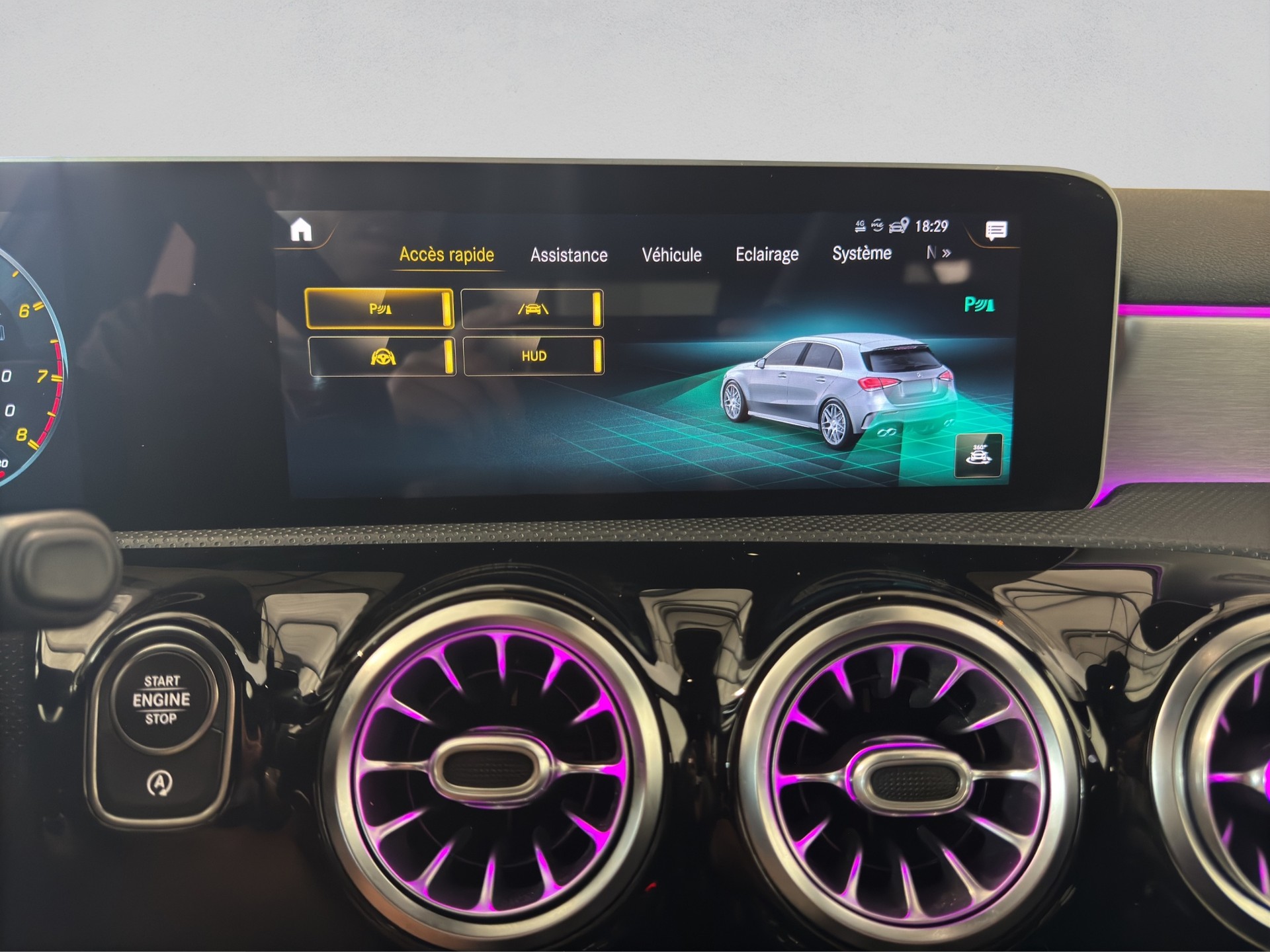 MERCEDES-BENZ A 35 AMG 4Matic Speedshift-image-21