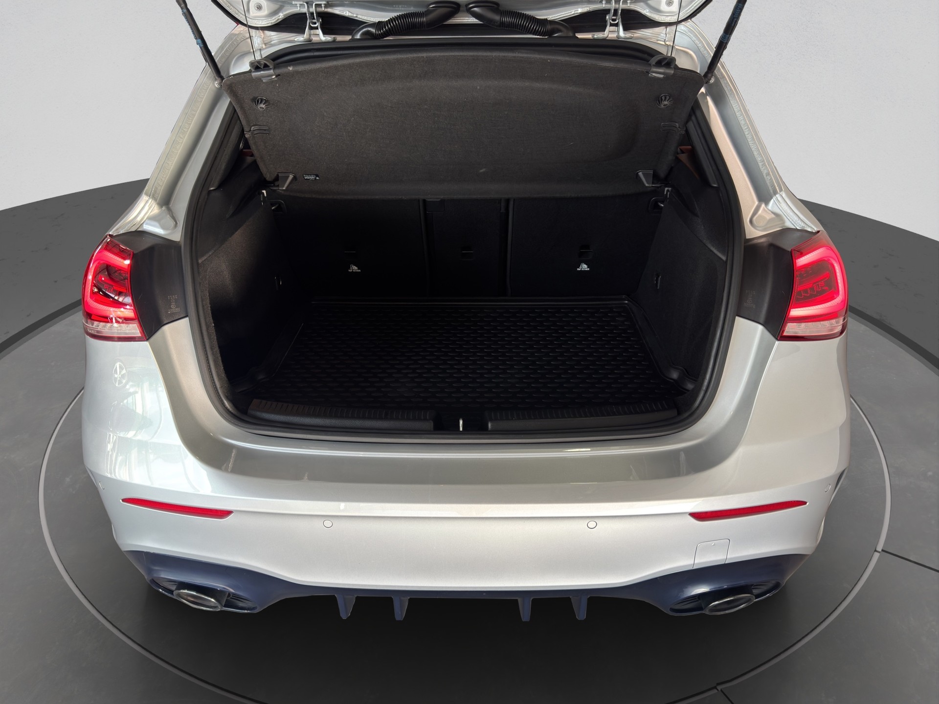 MERCEDES-BENZ A 35 AMG 4Matic Speedshift-image-16