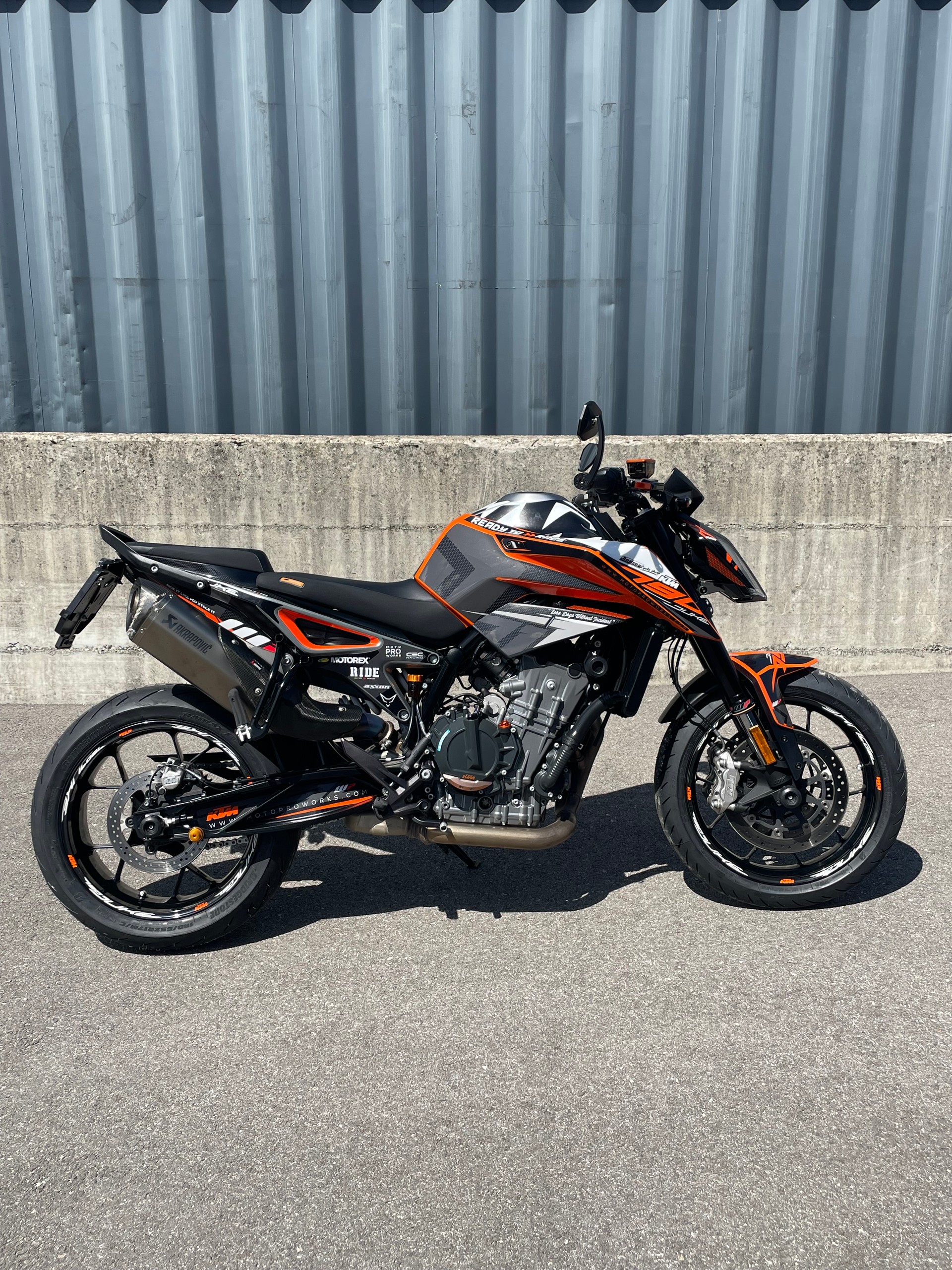 KTM 790 Duke ABS-showroom-element-1