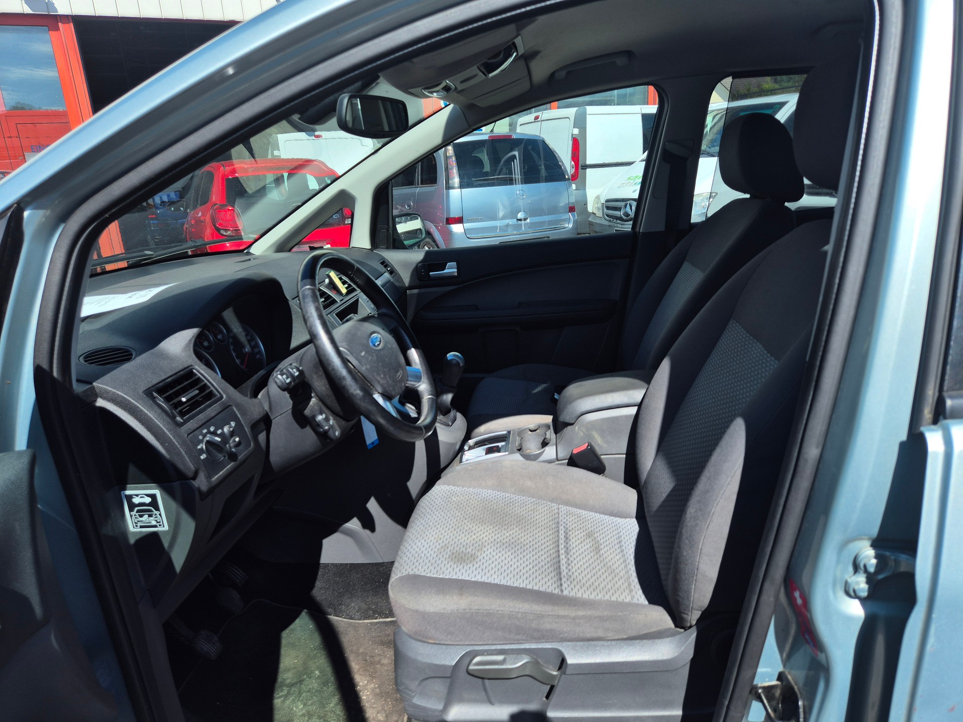 FORD C-Max 1.8 Ambiente-image-10