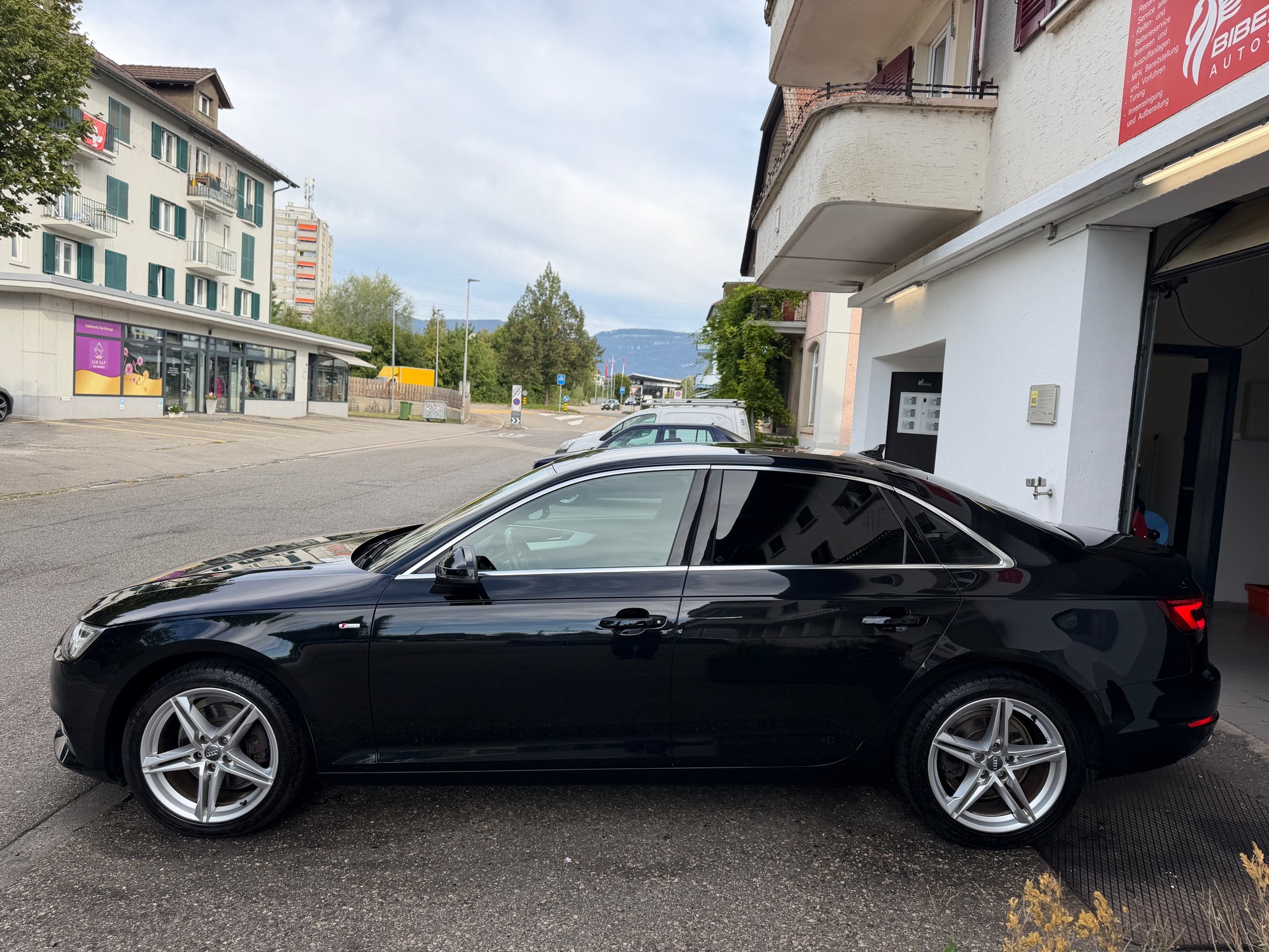 AUDI A4 Limousine 2.0 TDI S-Line-showroom-element-2