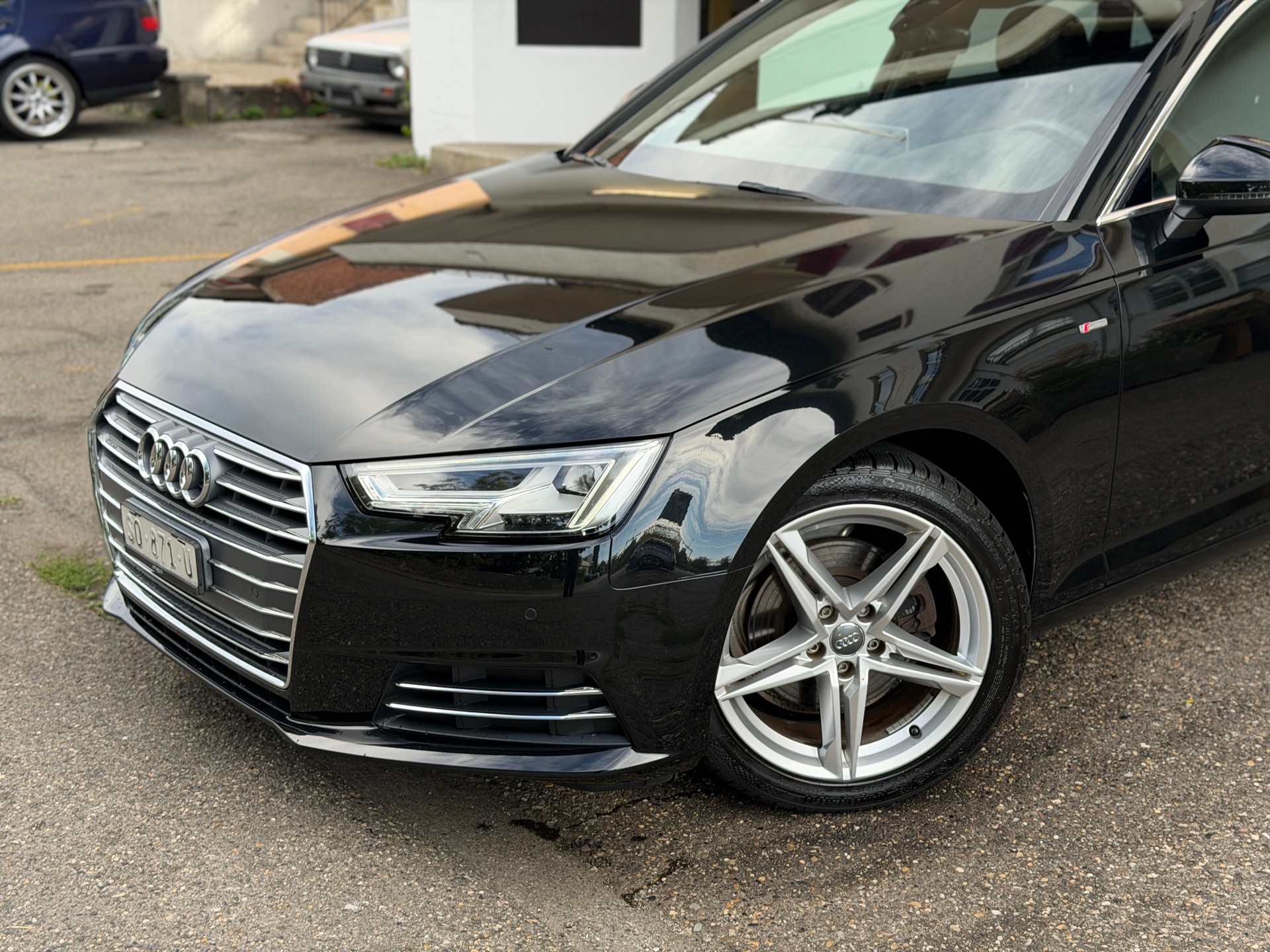 AUDI A4 Limousine 2.0 TDI S-Line-showroom-element-1