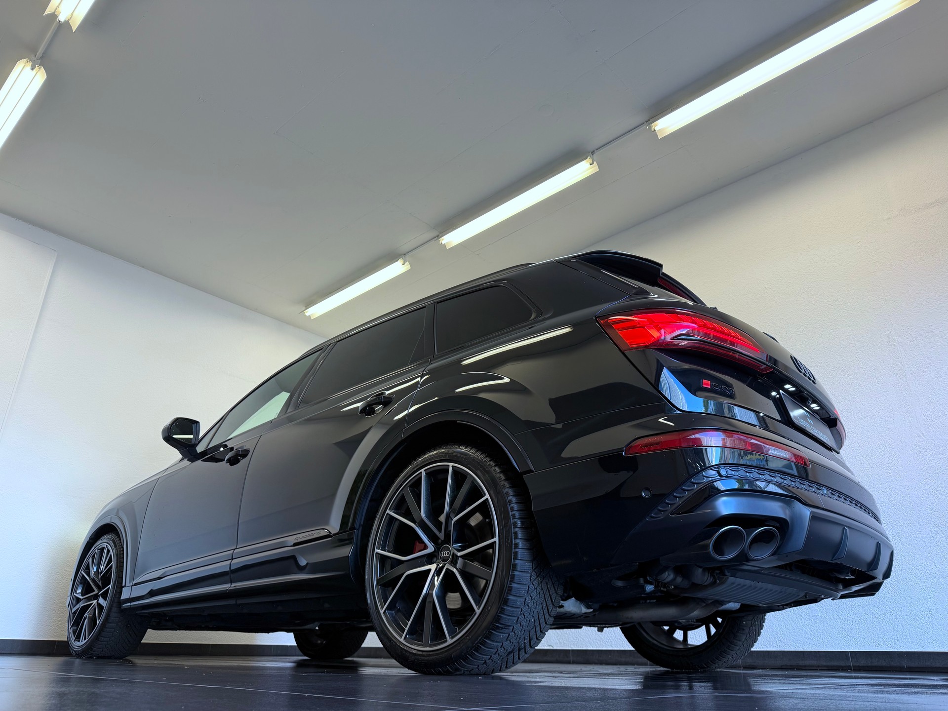 AUDI SQ7 TFSI quattro tiptronic 7-Plätzer "ALL BLACK"-image-9