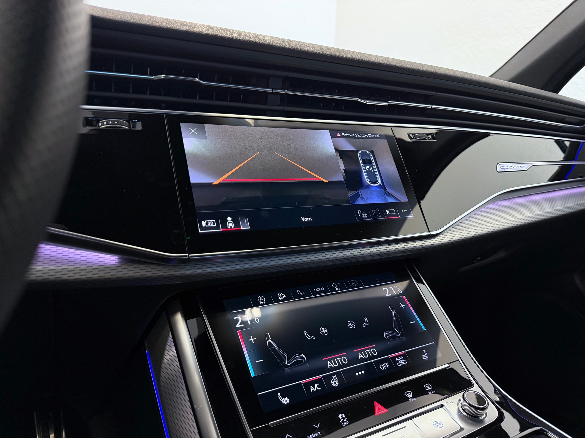 AUDI SQ7 TFSI quattro tiptronic 7-Plätzer "ALL BLACK"-image-28