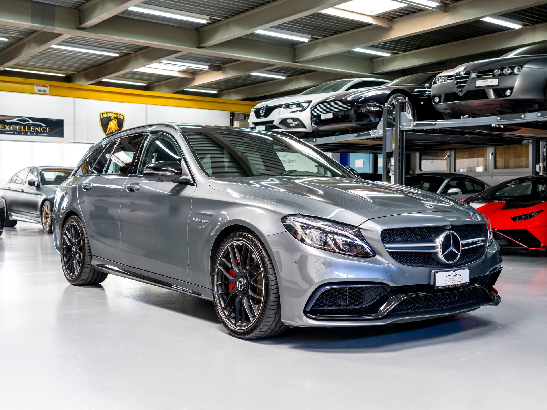 MERCEDES-BENZ C 63 S AMG Speedshift-showroom-element-2