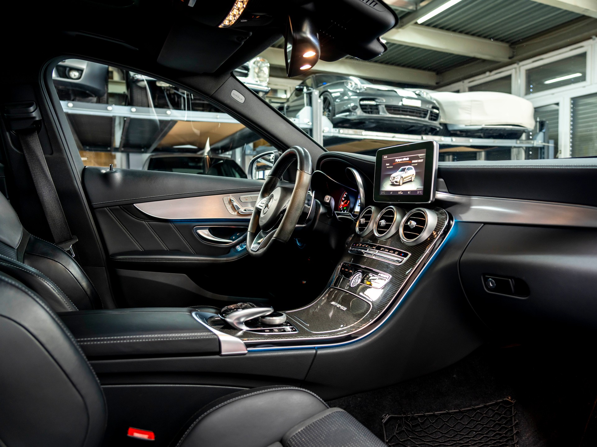 MERCEDES-BENZ C 63 S AMG Speedshift-image-24