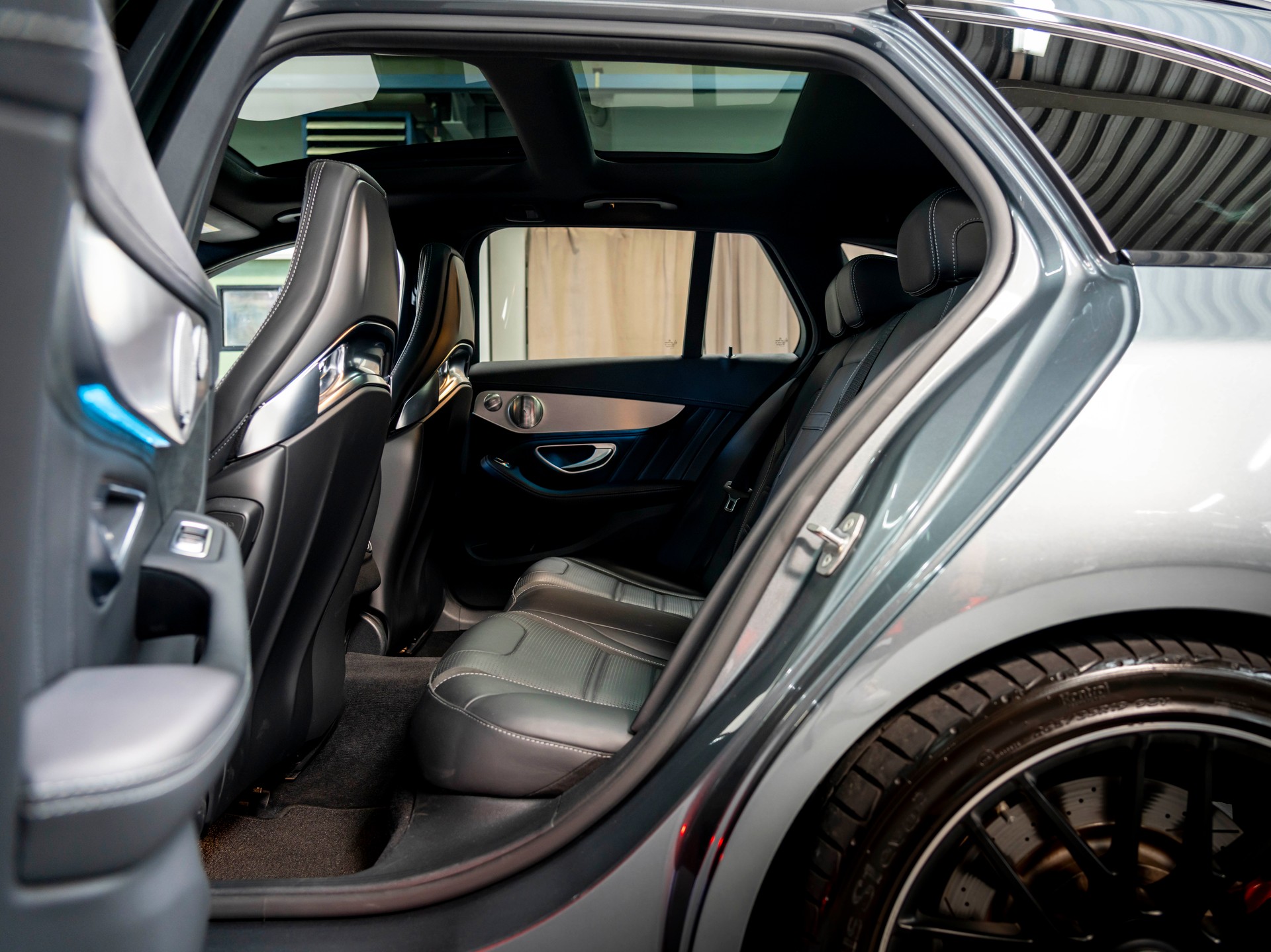 MERCEDES-BENZ C 63 S AMG Speedshift-image-22