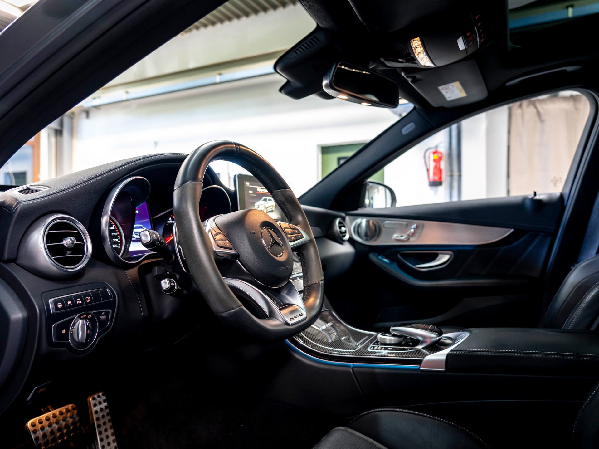 MERCEDES-BENZ C 63 S AMG Speedshift-image-12