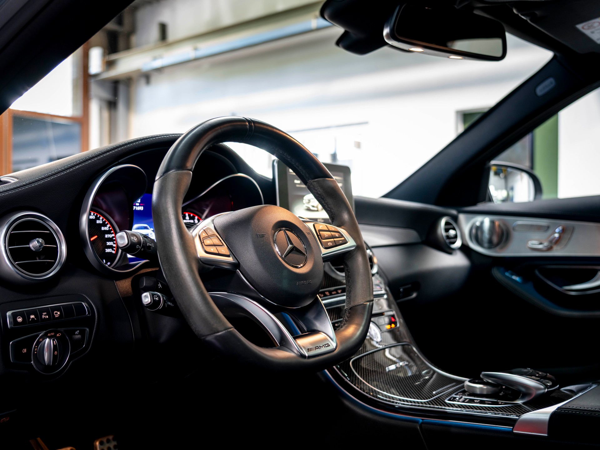 MERCEDES-BENZ C 63 S AMG Speedshift-image-13