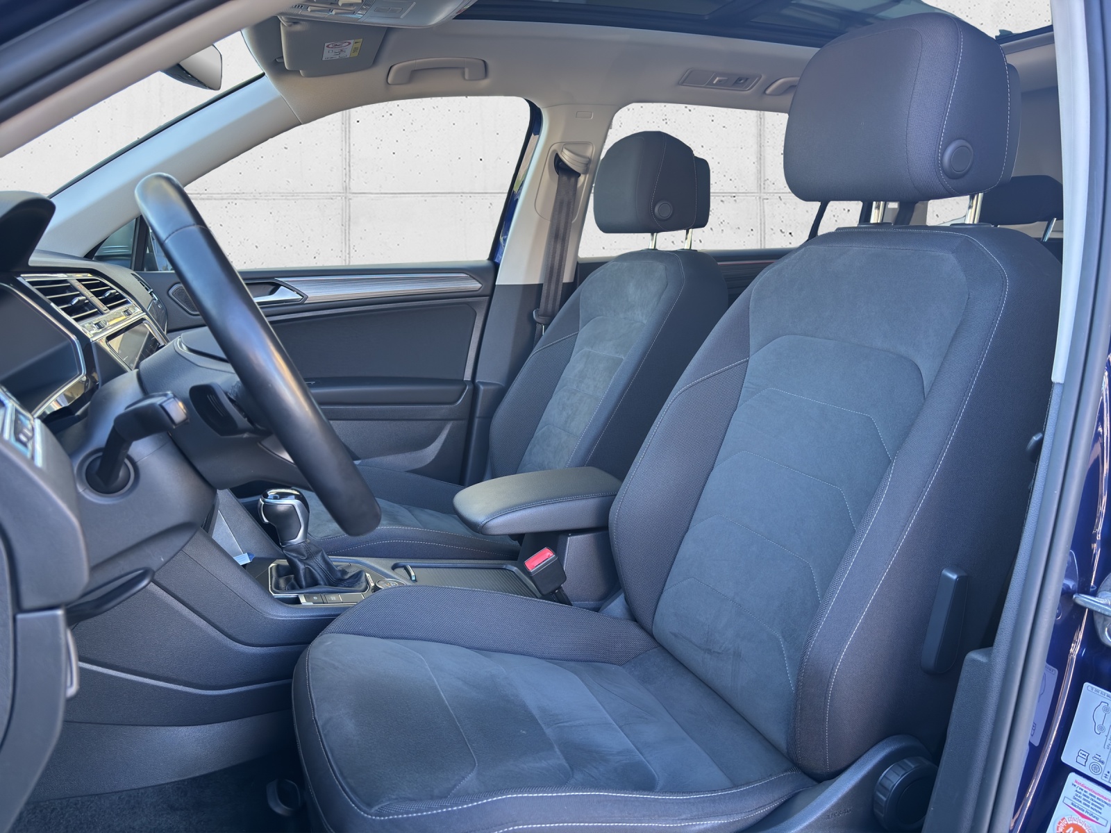 VW Tiguan Allspace 2.0TSI Elegance 4Motion DSG mit AHK & Panorama-Ausstell-/Schiebedach-image-29