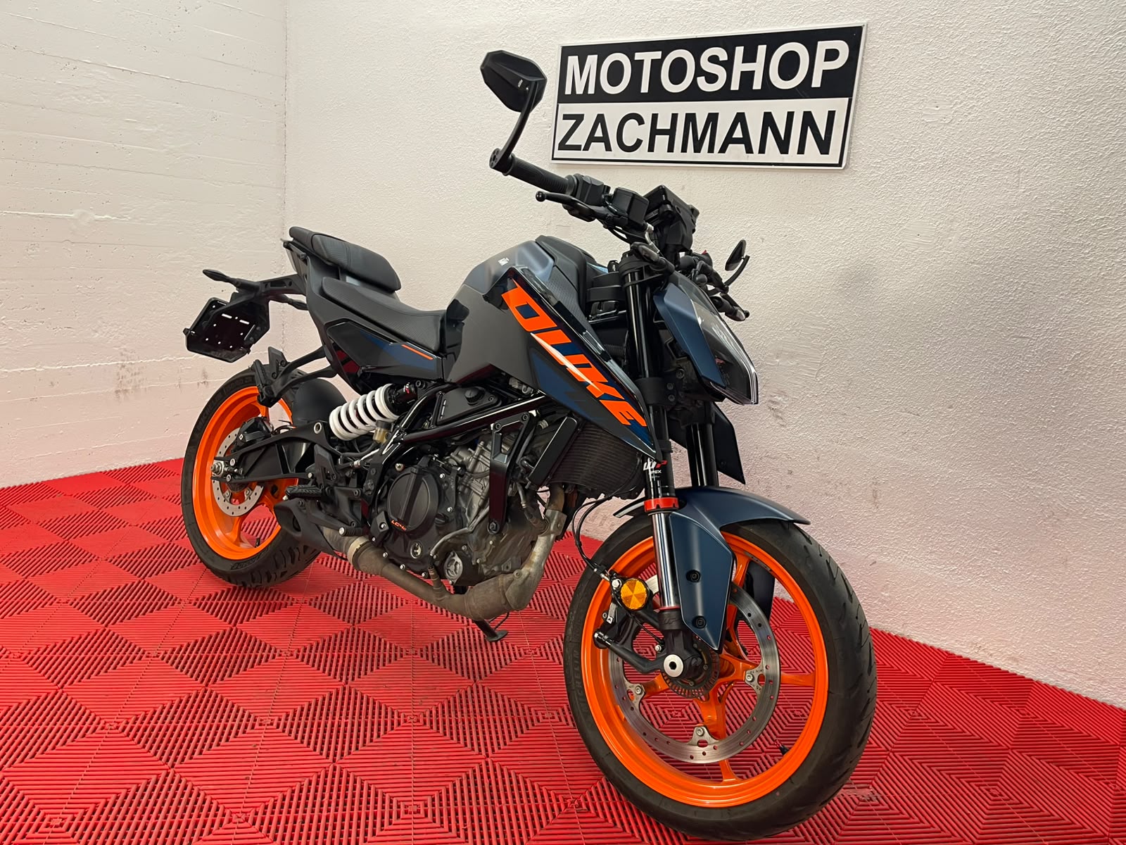 KTM 125 DUKE 2024-image-8