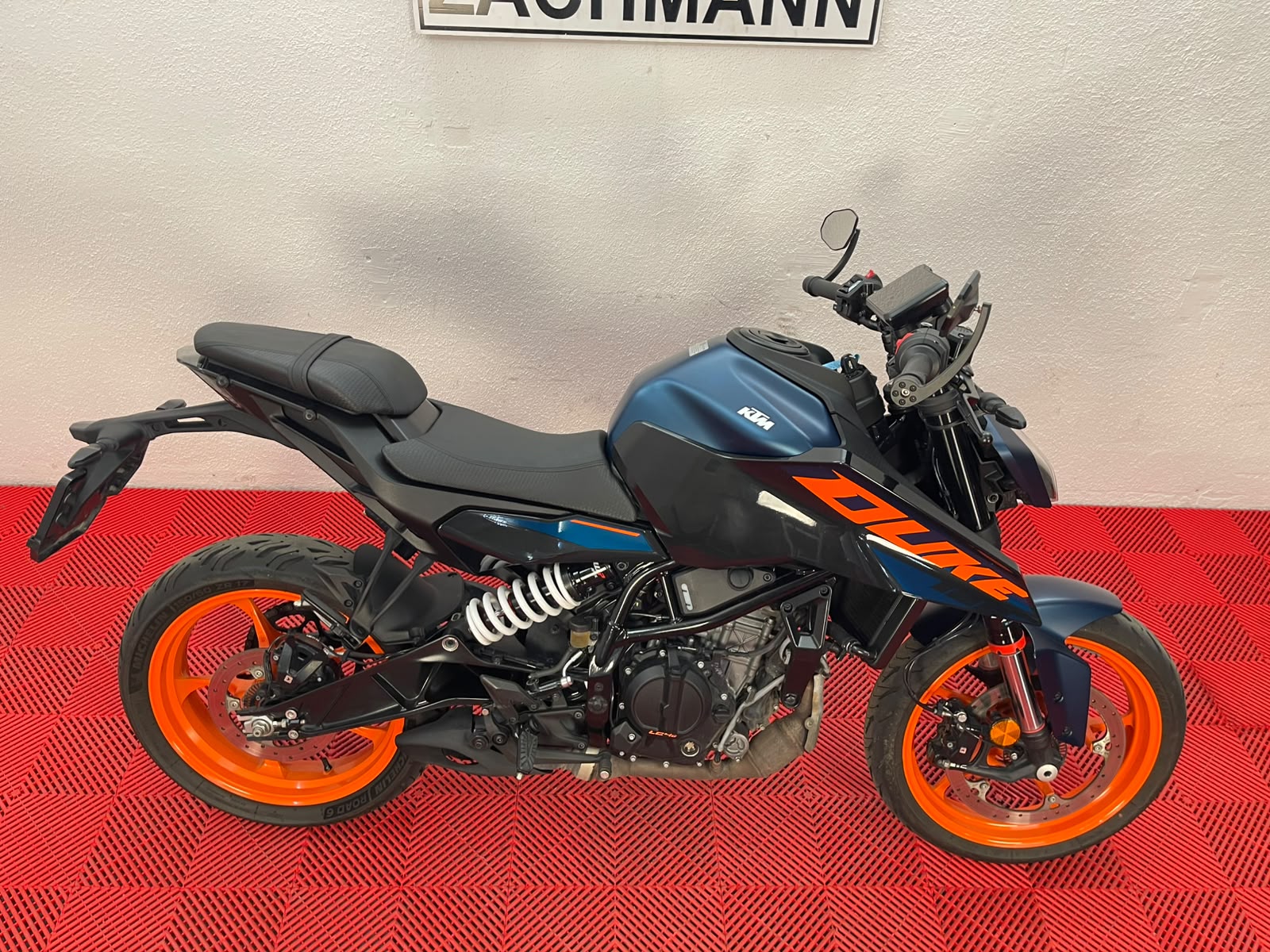 KTM 125 DUKE 2024-image-3