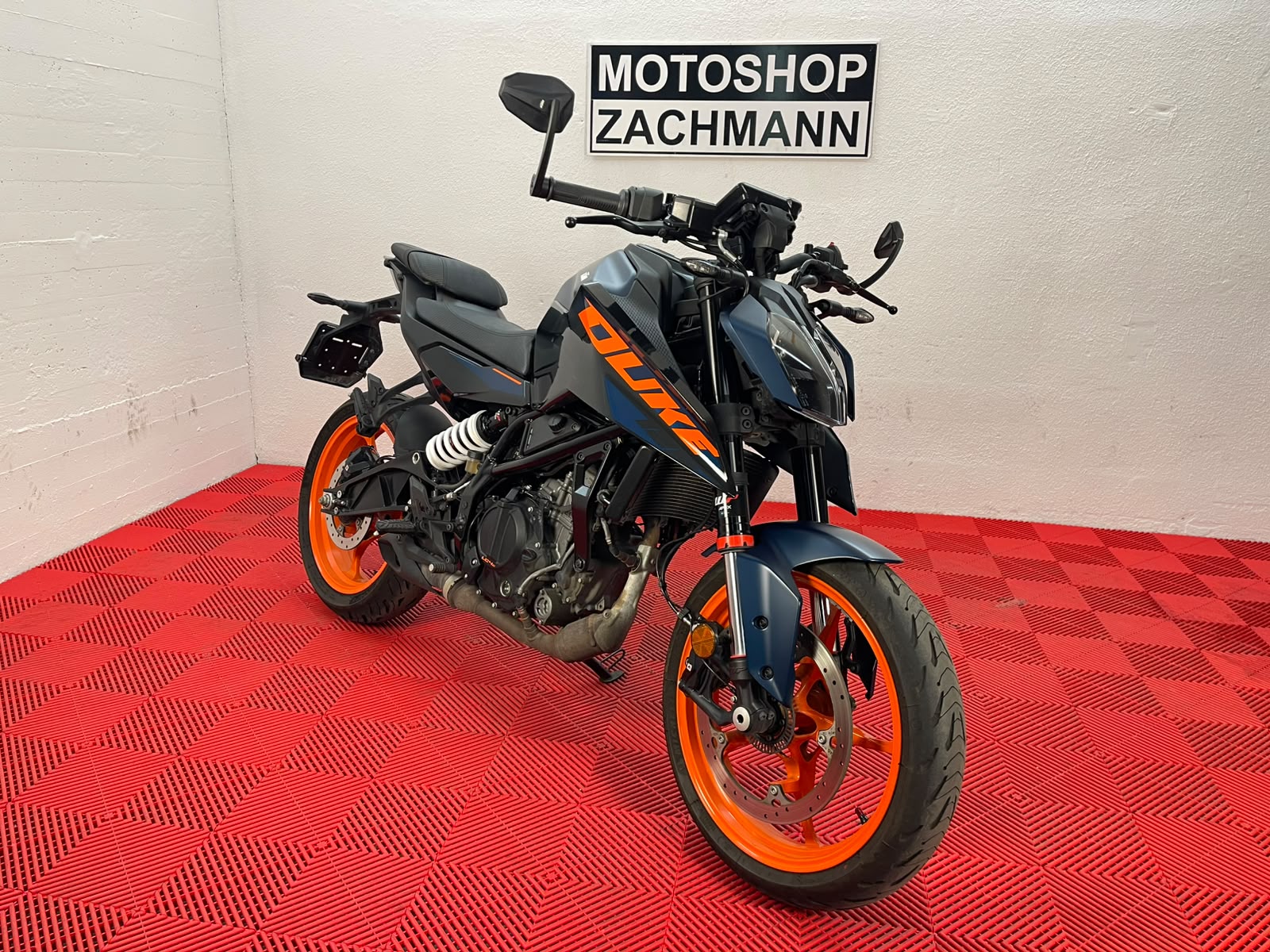 KTM 125 DUKE 2024-image-2