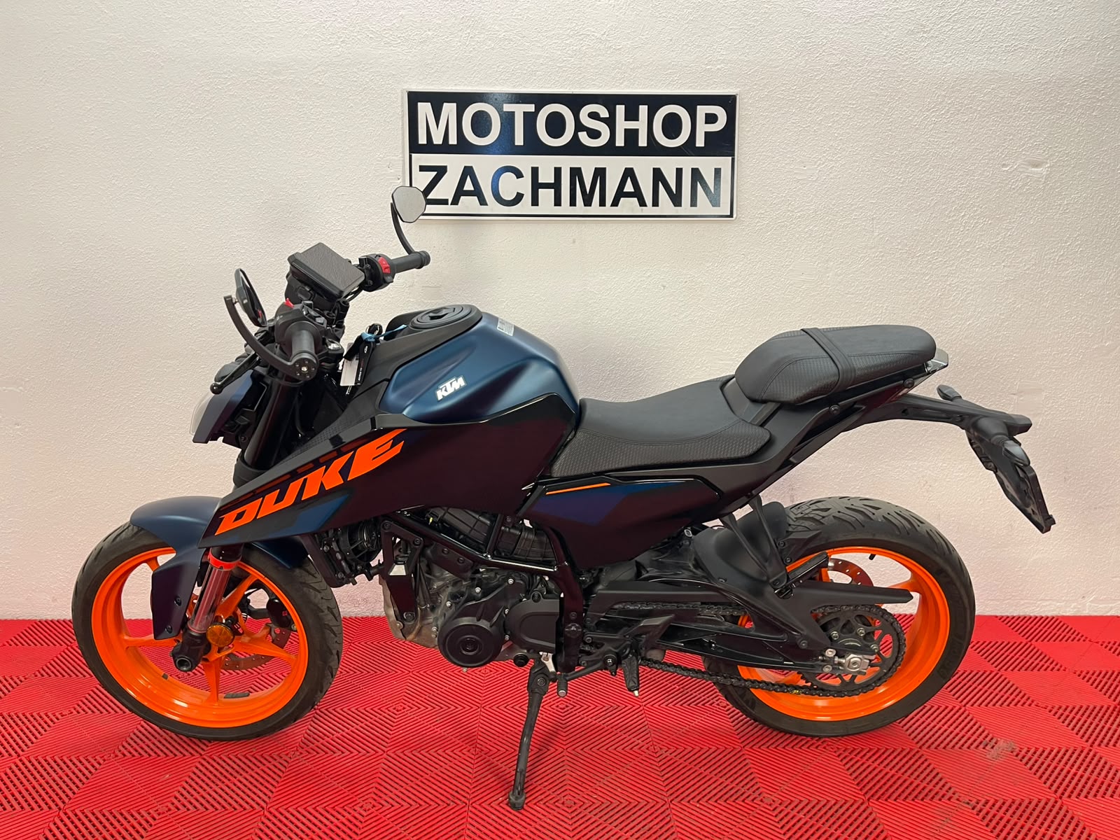 KTM 125 DUKE 2024-image-4