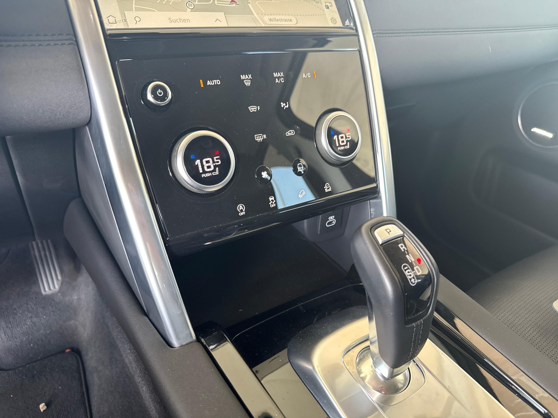 LAND ROVER Discovery Sport 2.0 SD4 200 SE-image-14