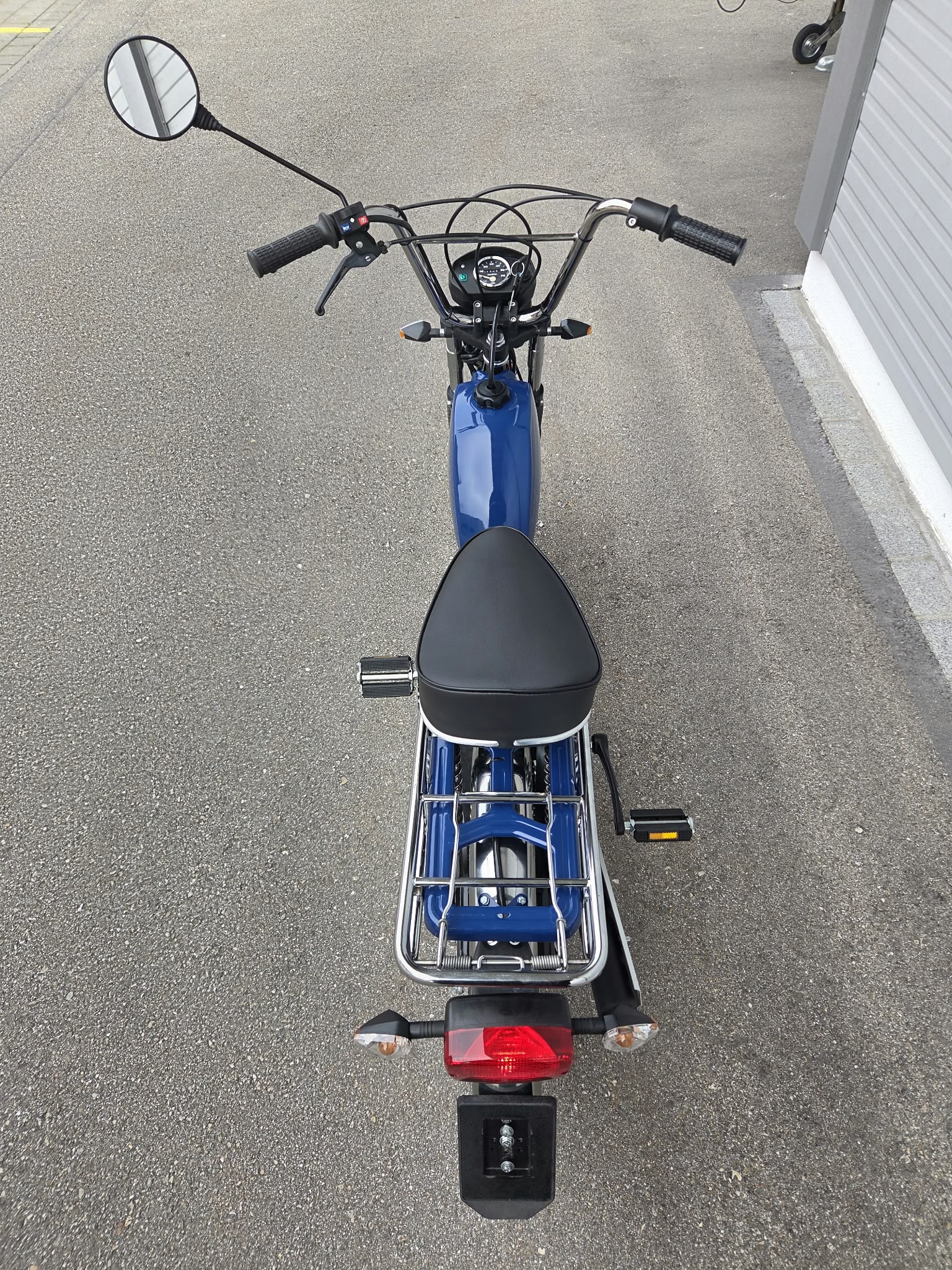 PONY GTX 521 Neuwertig erst 1700km ab Service-image-11