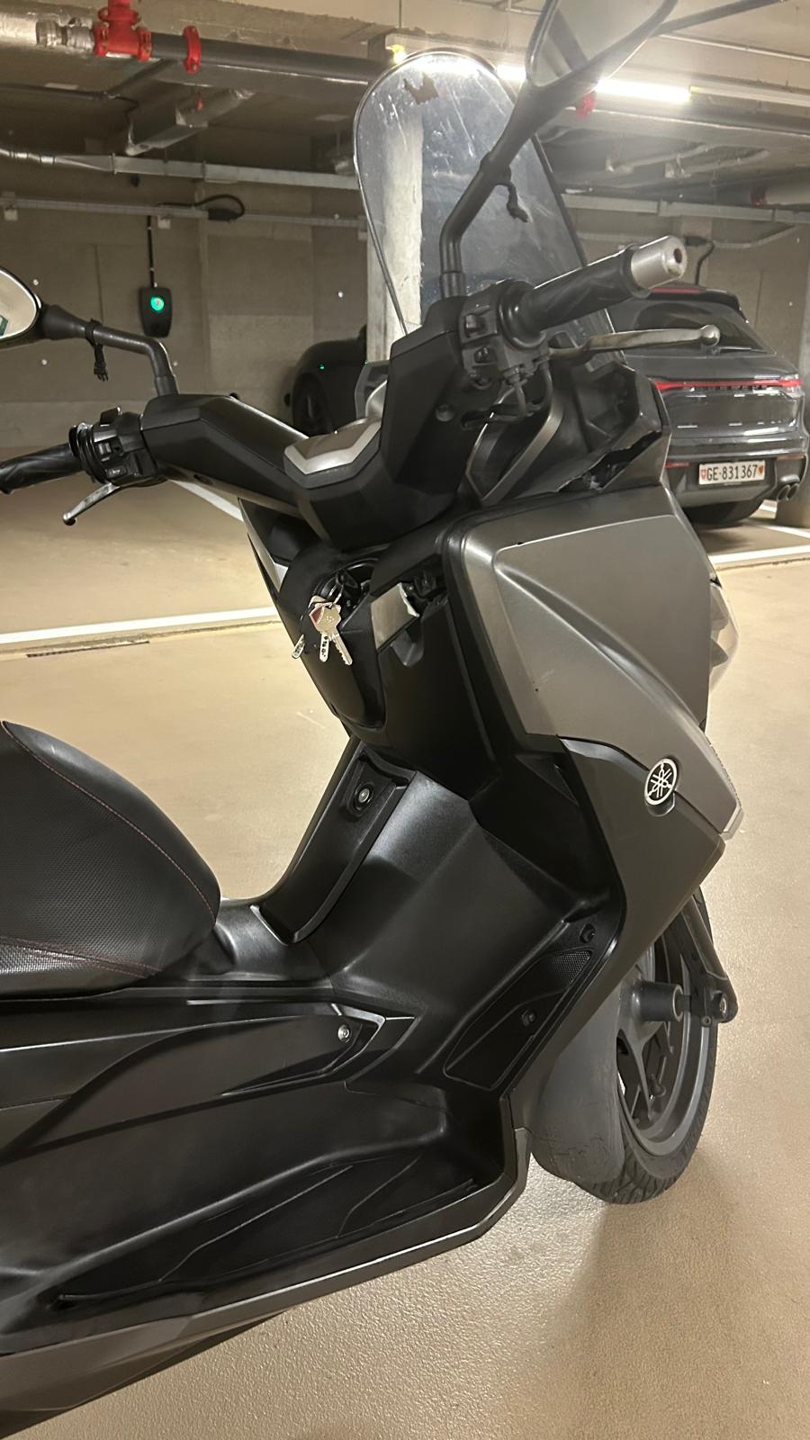 YAMAHA X-Max YP 250 R ABS-image-2