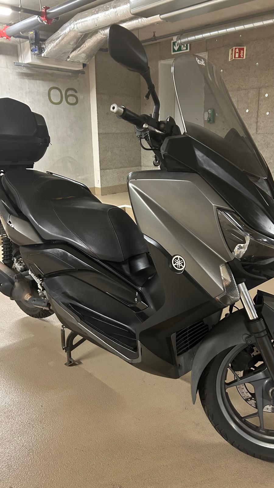 YAMAHA X-Max YP 250 R ABS-image-1