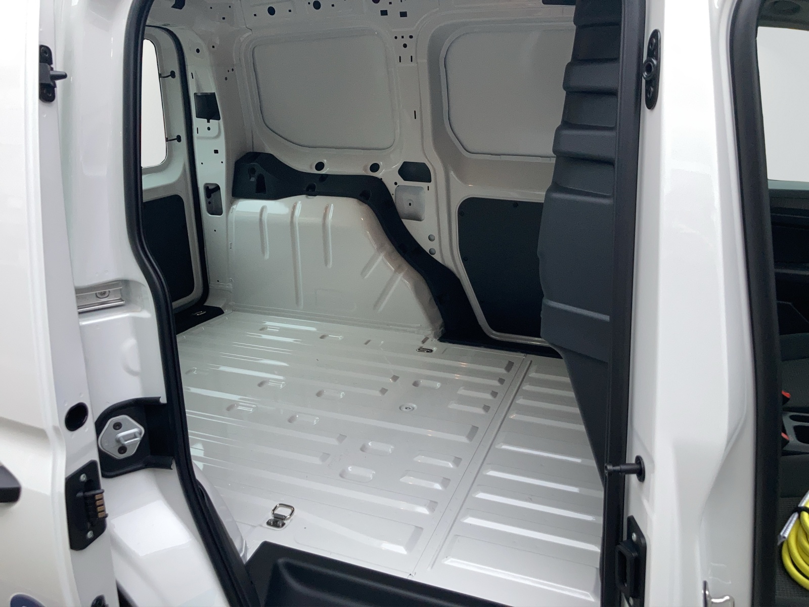 VW Caddy Cargo 1.5 TSI Plug in Hybrid Entry DSG-image-9
