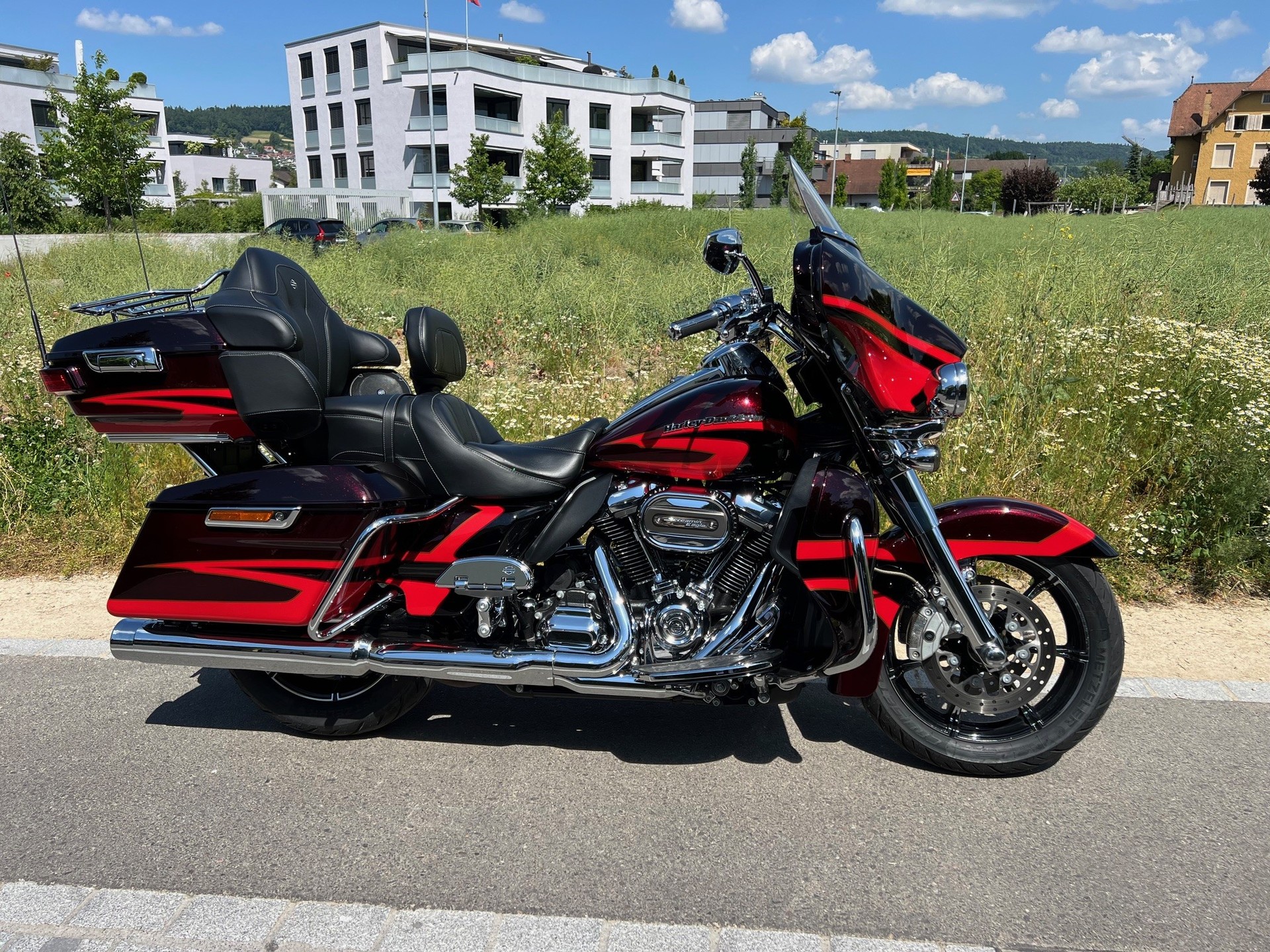 HARLEY-DAVIDSON FLHTKSE Electra Glide Ultra Limited 114 CVO-image-1