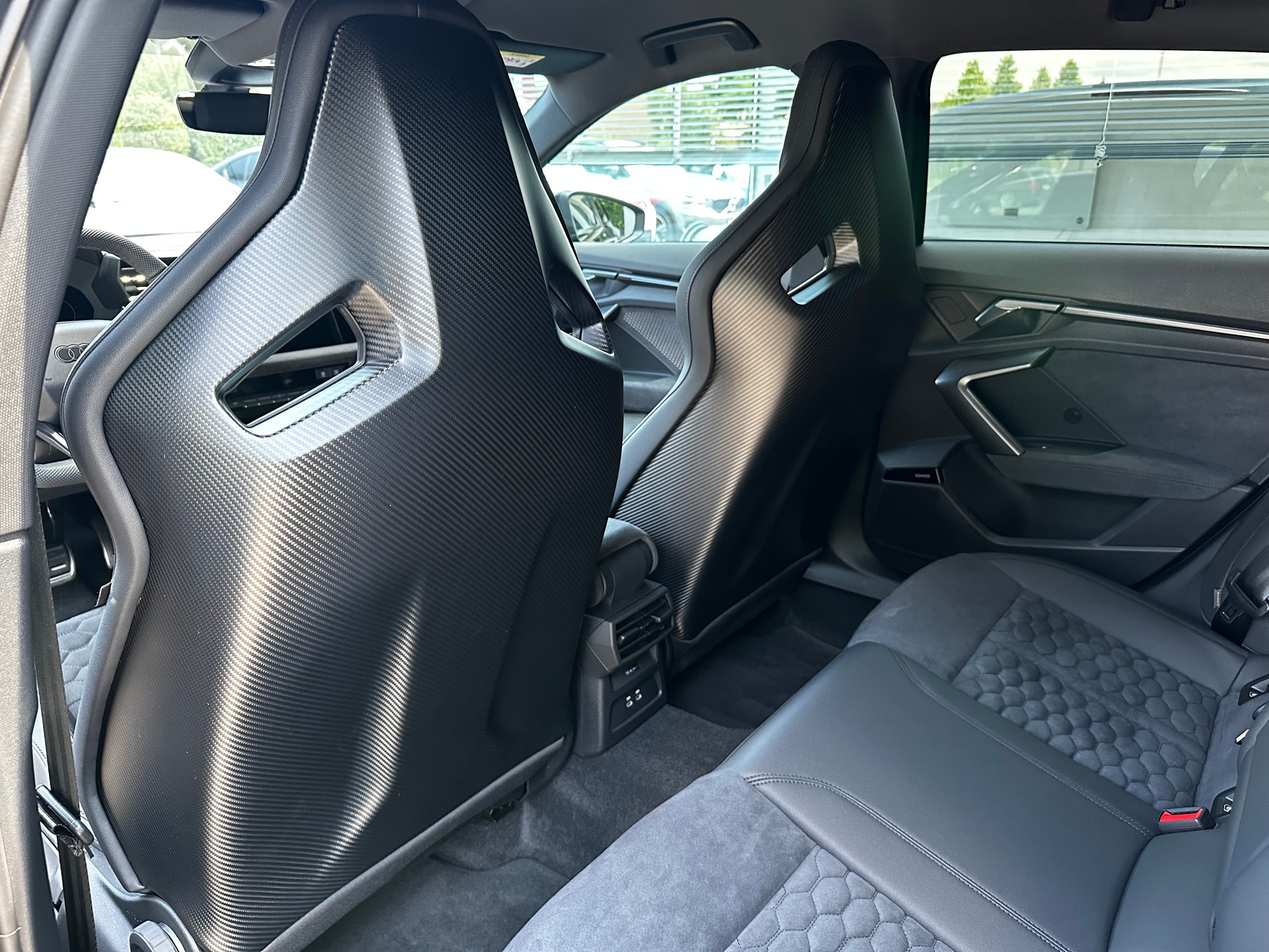 AUDI RS3 Sportback 2.5 TSI quattro S-tronic-image-13