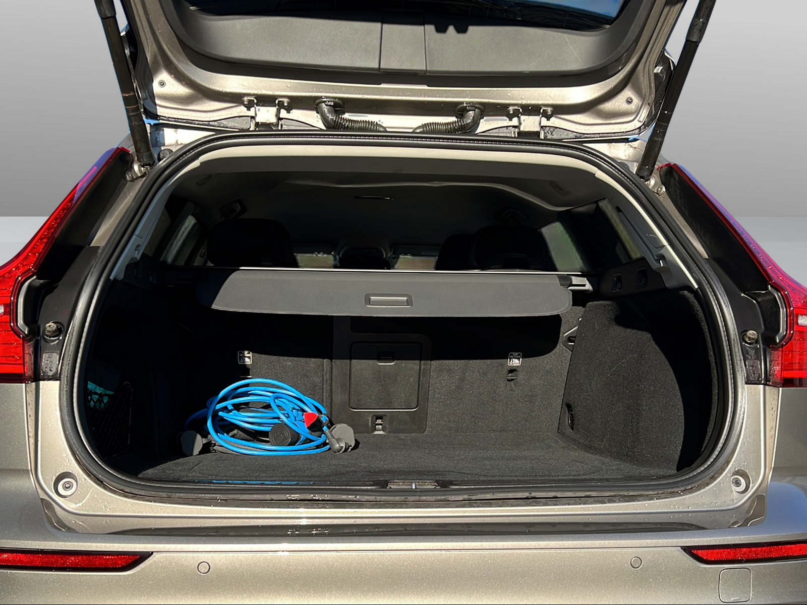 VOLVO V60 2.0 T6 TE Inscription eAWD-image-15