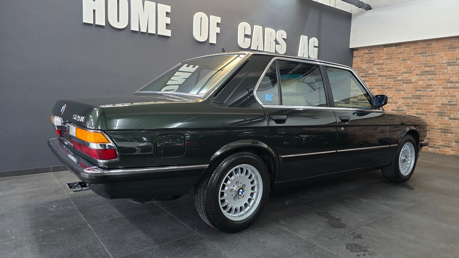 BMW 528i Veteran-image-12