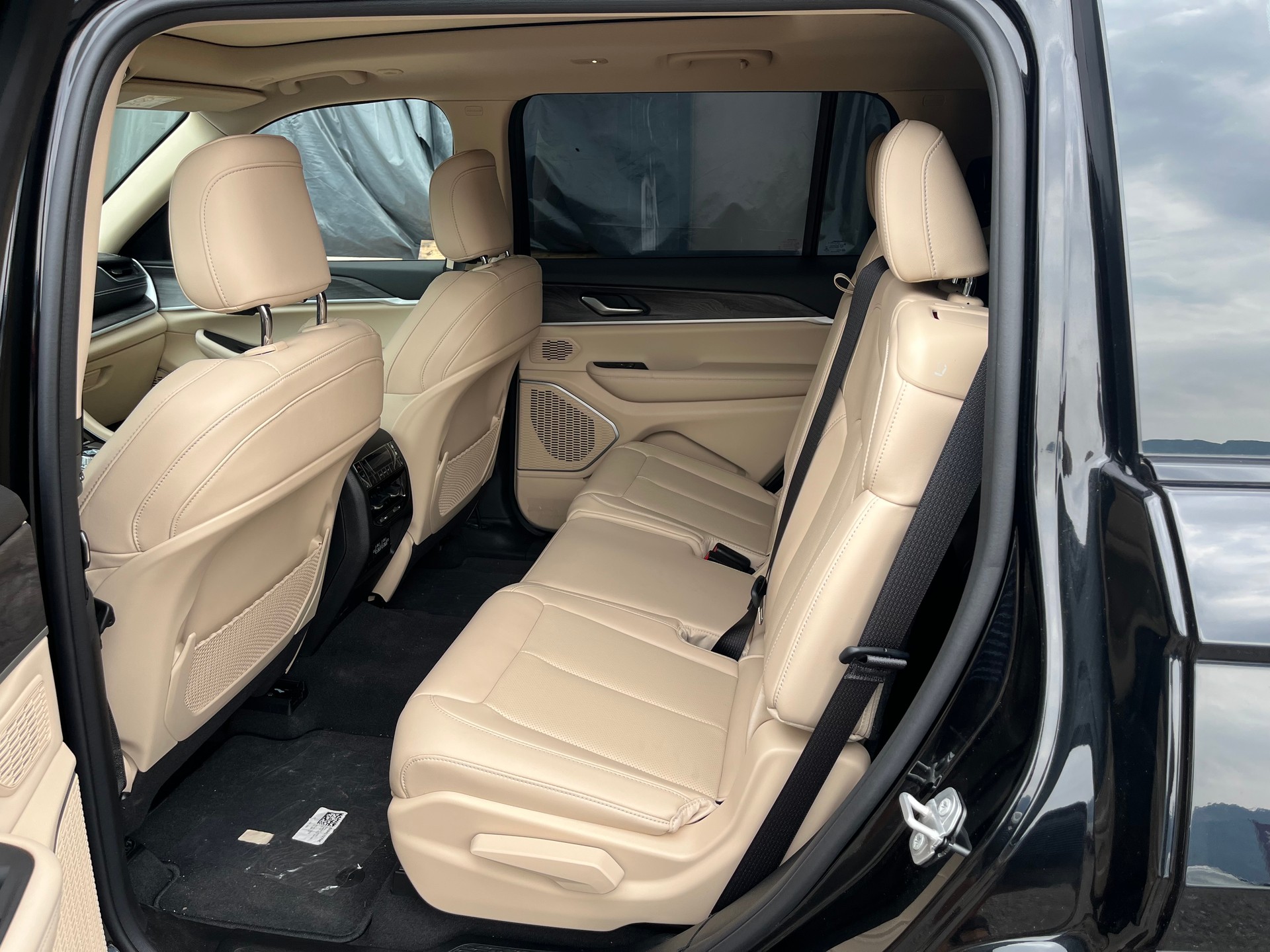 JEEP GRAND CHEROKE 7 Place-image-7