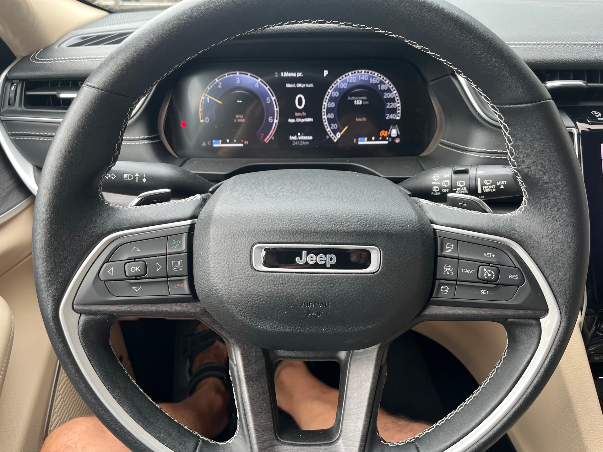 JEEP GRAND CHEROKE 7 Place-image-11