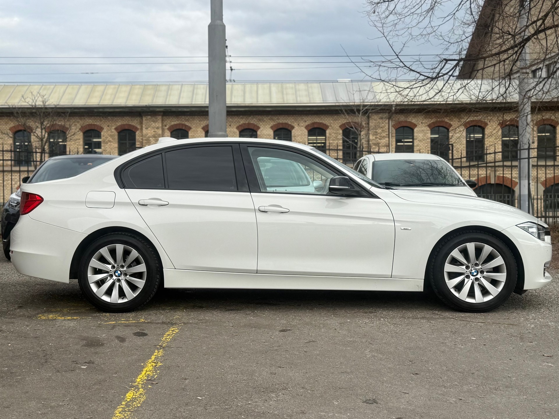 BMW 328i xDrive Modern Line Steptronic-image-3