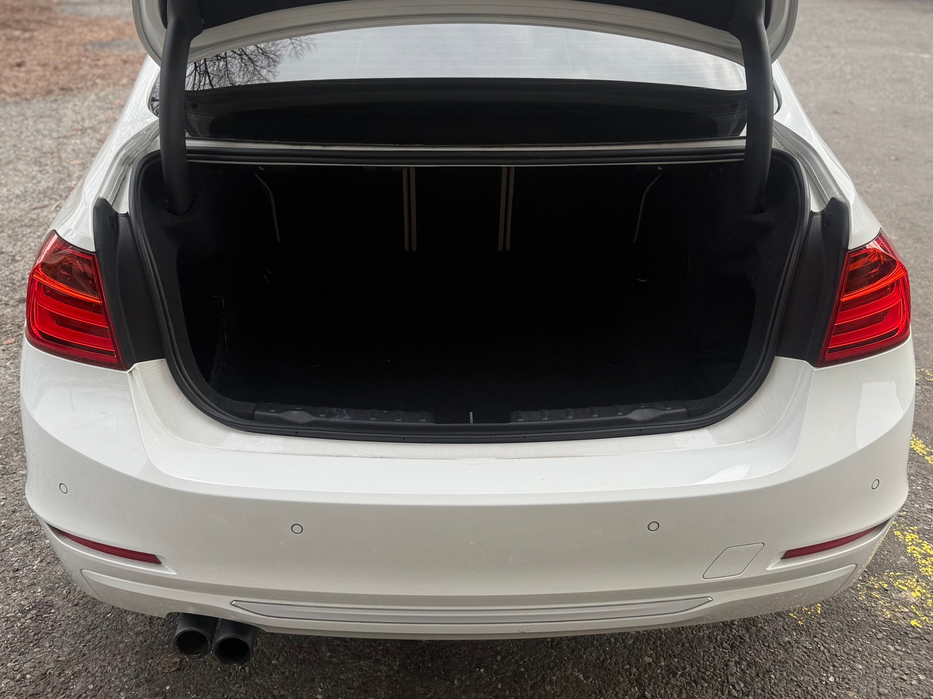 BMW 328i xDrive Modern Line Steptronic-image-8
