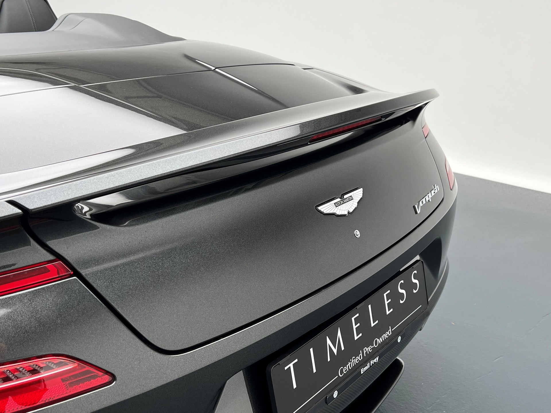ASTON MARTIN Vanquish Volante 6.0 V12-image-7