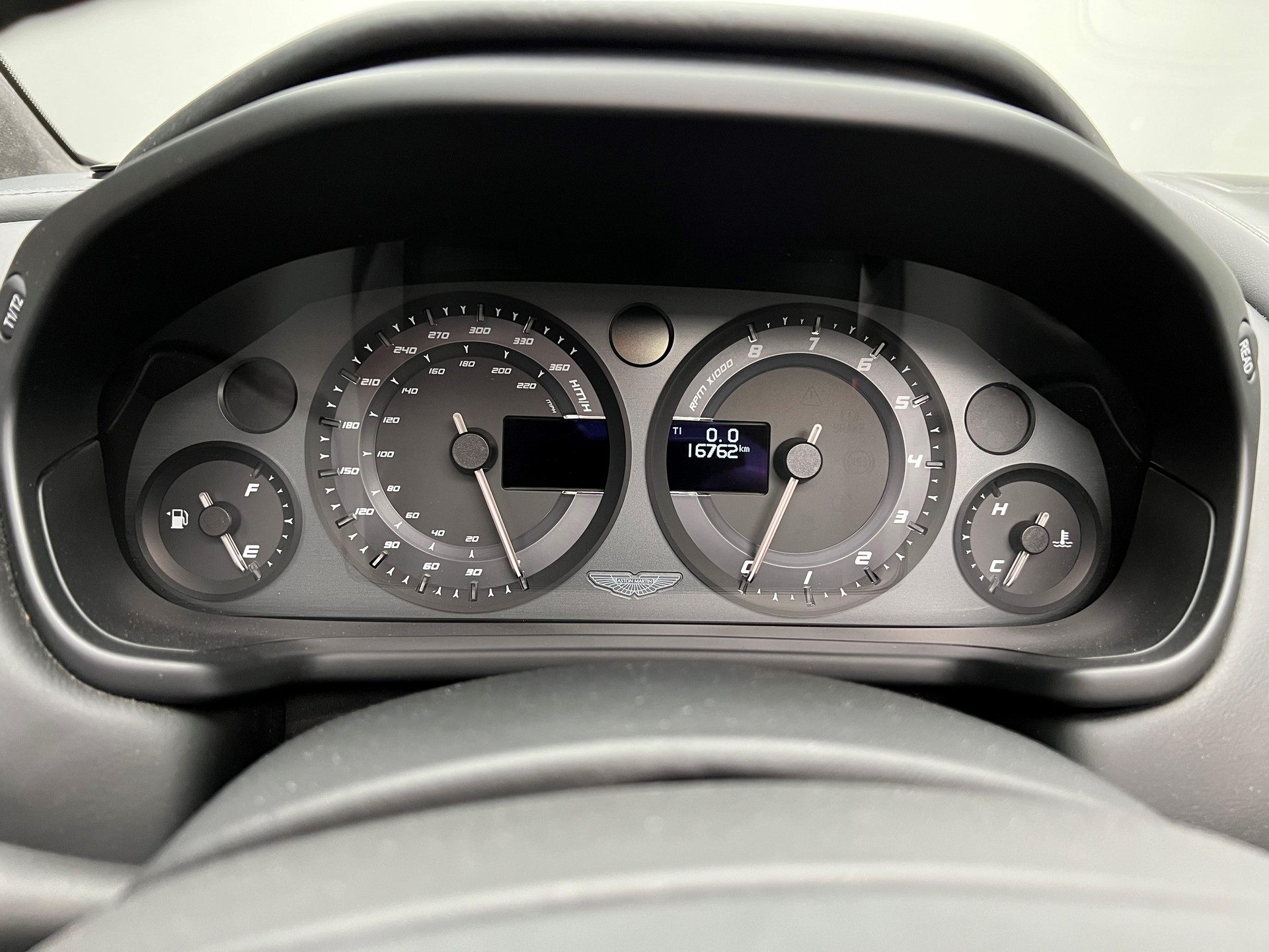 ASTON MARTIN Vanquish Volante 6.0 V12-image-5