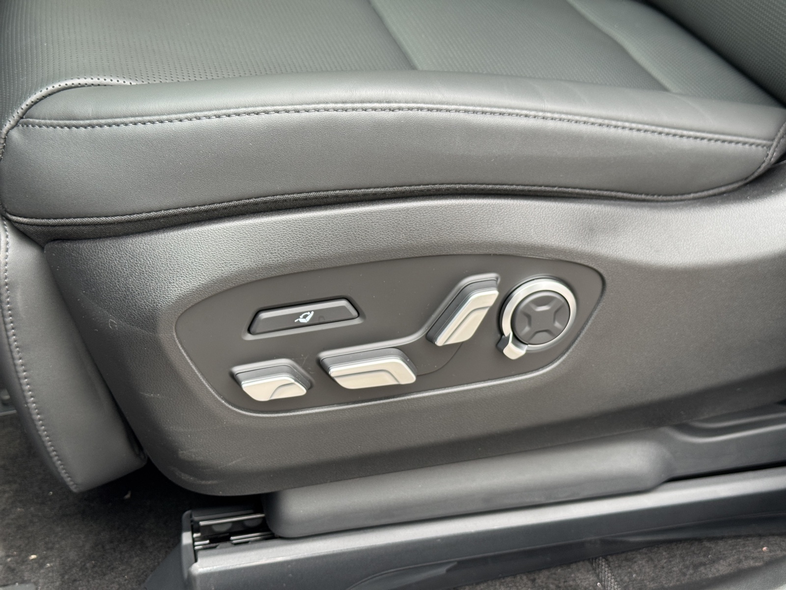HYUNDAI Ioniq 9 Vertex Calligraphy 4WD Performace 6Pl.-image-6