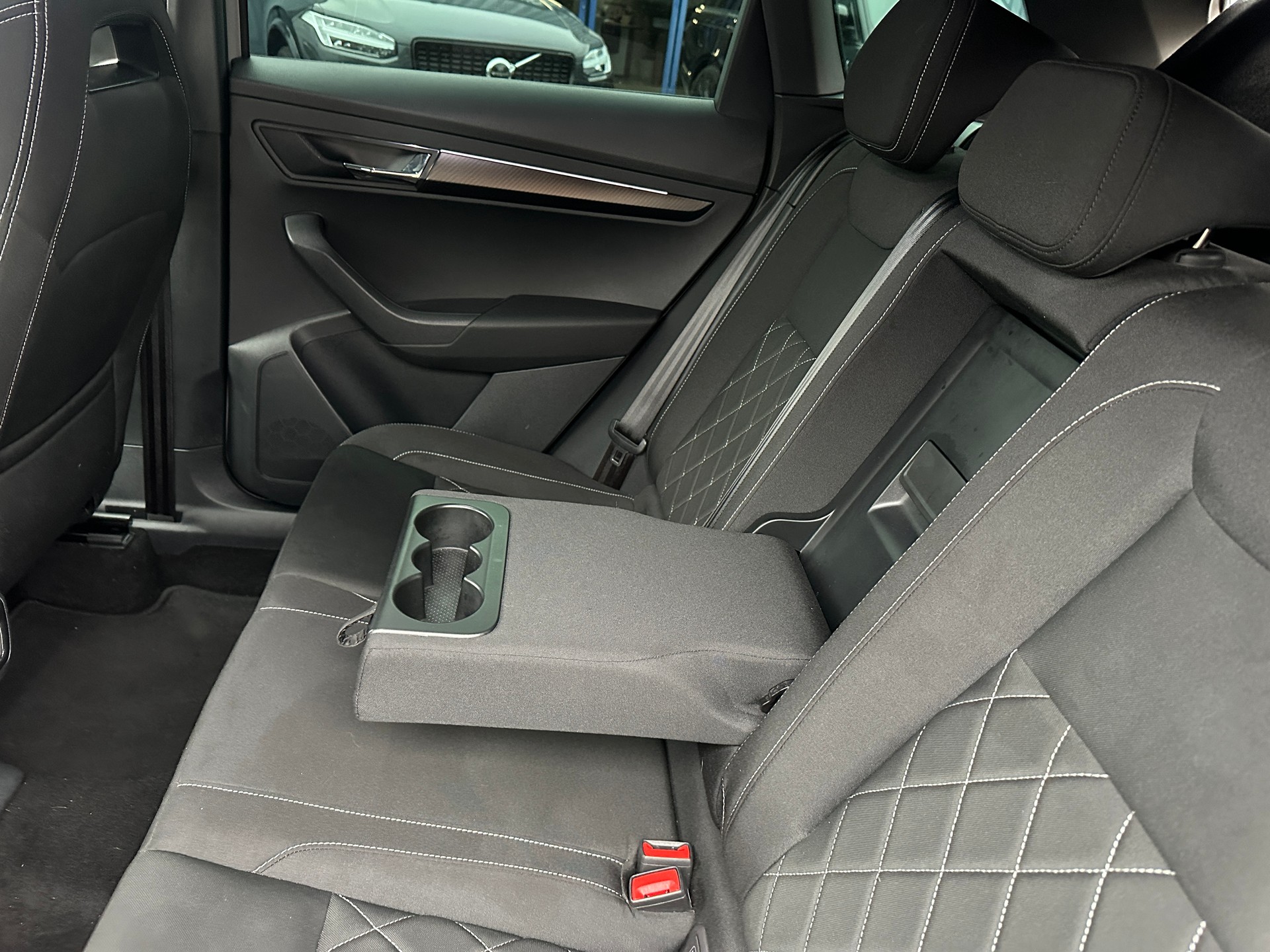 SKODA Karoq 1.5 TSI SportLine DSG-image-18