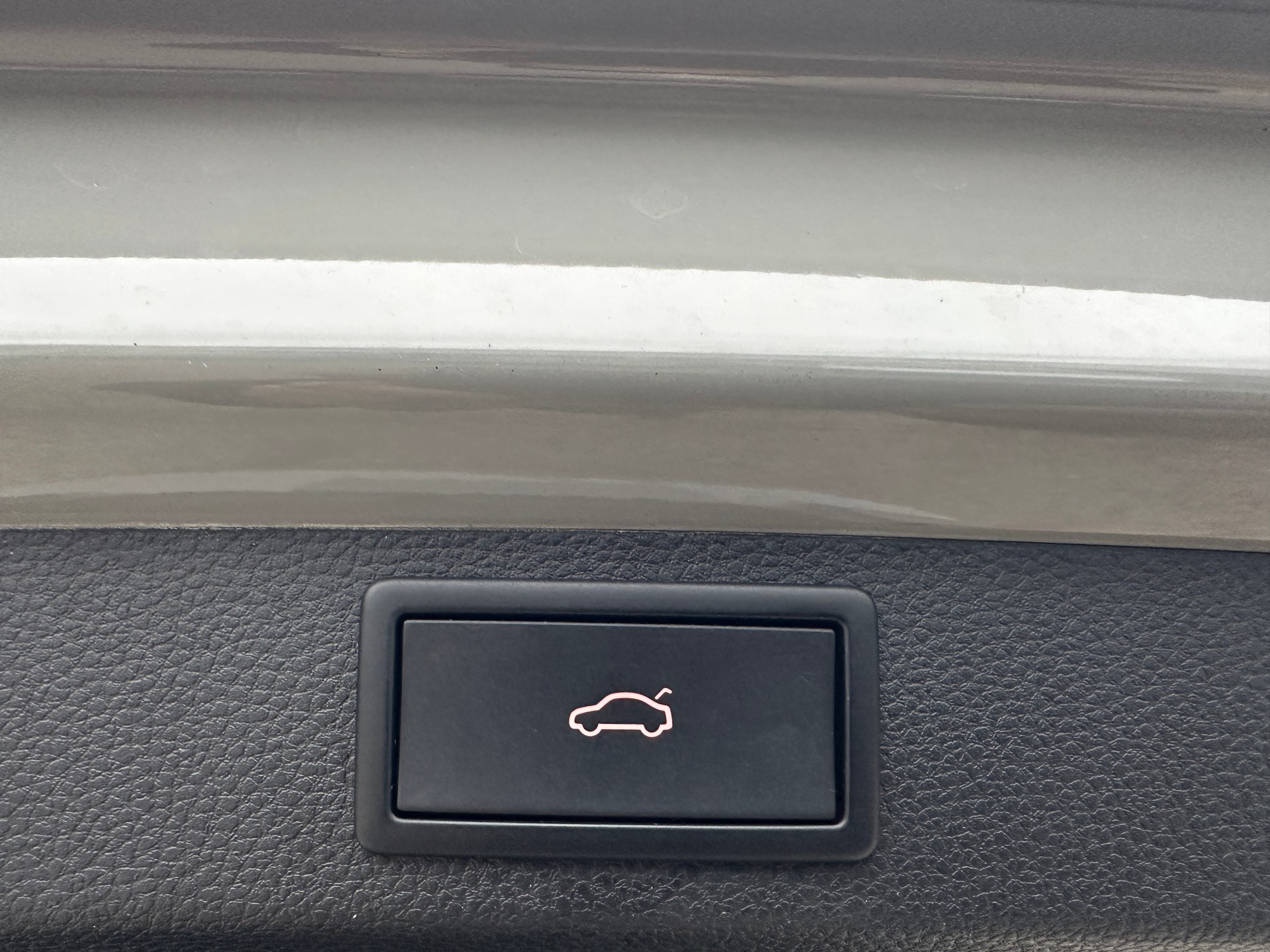 SKODA Karoq 1.5 TSI SportLine DSG-image-16