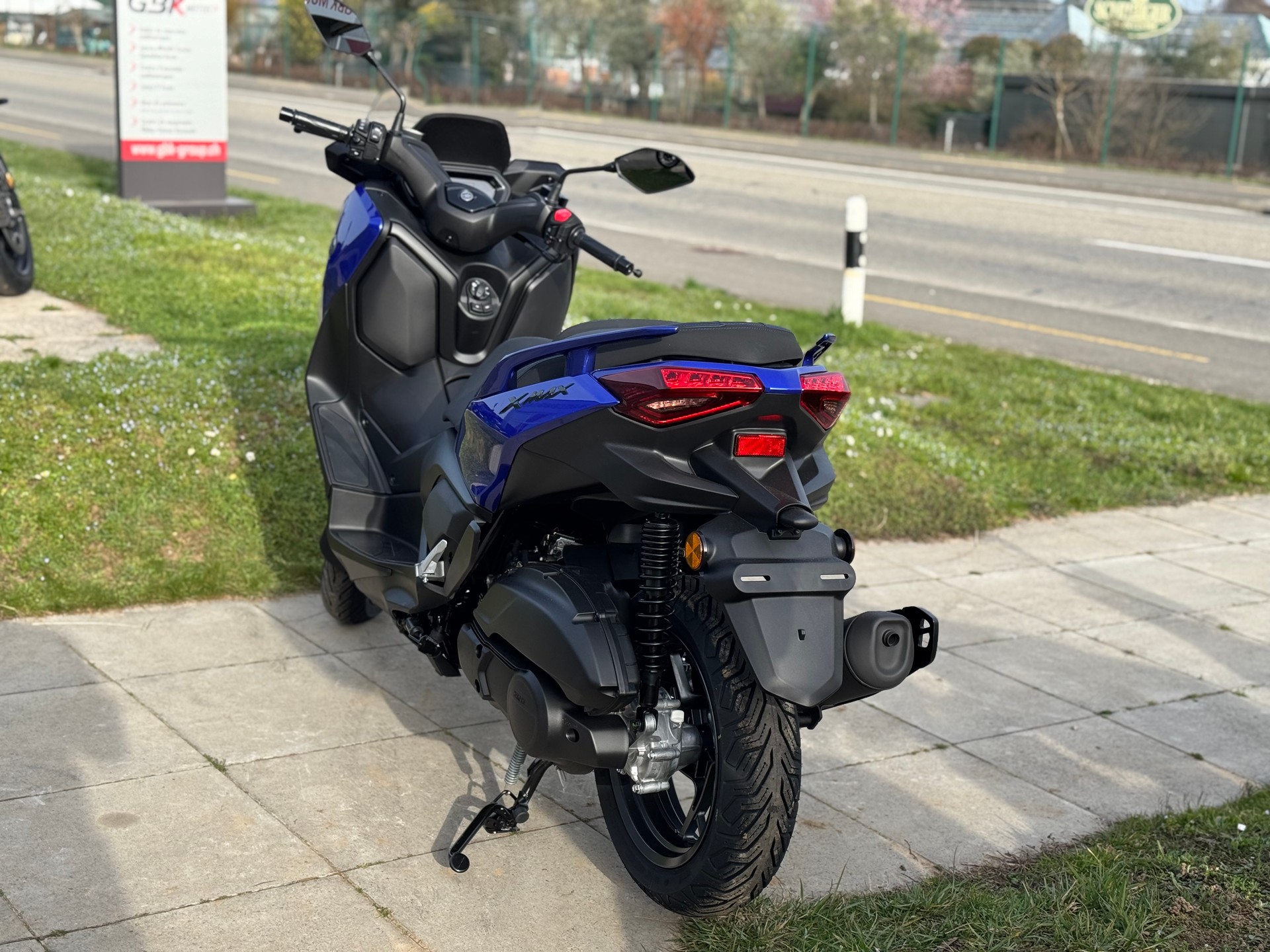 YAMAHA X-Max 125-image-2