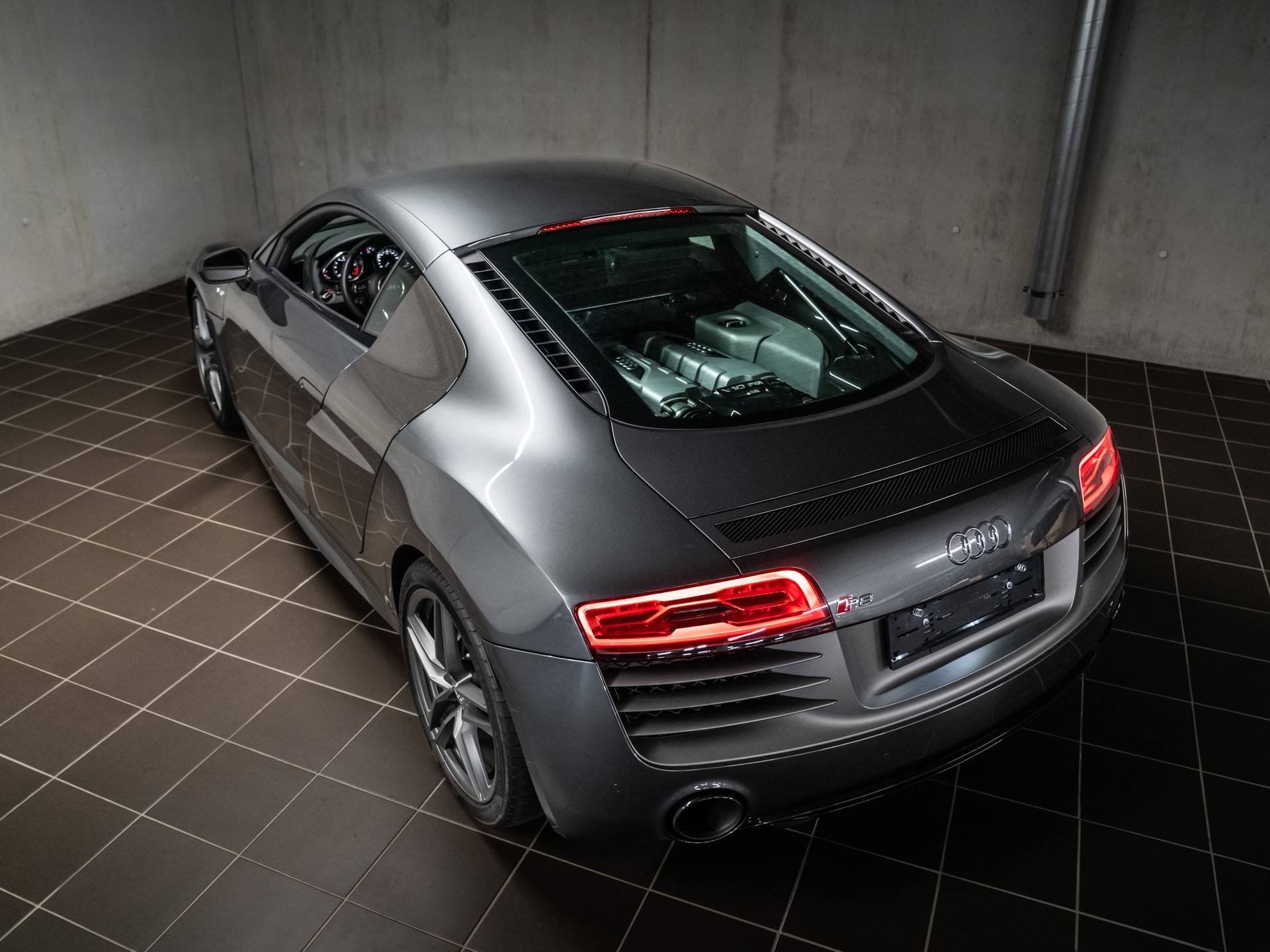 AUDI V10 5.2 plus-image-14