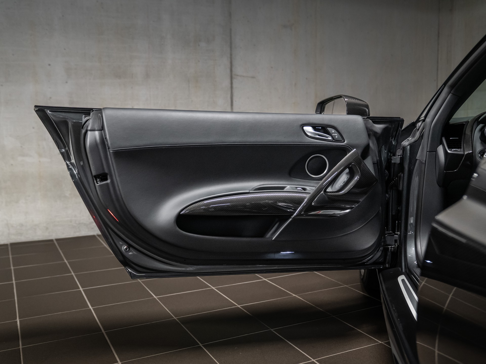 AUDI V10 5.2 plus-image-5