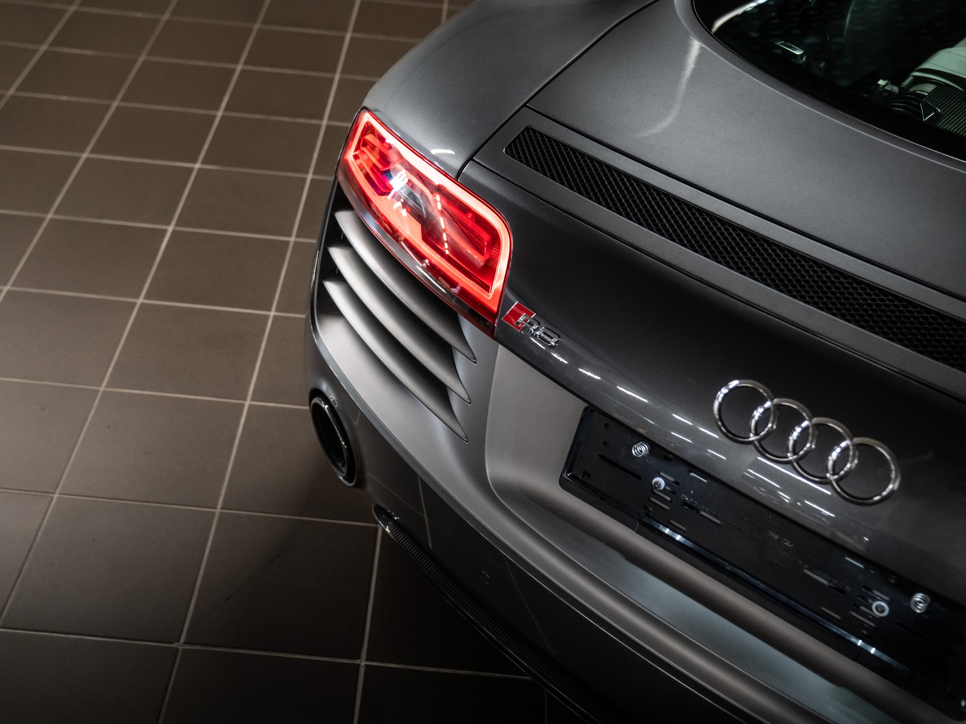 AUDI V10 5.2 plus-image-13