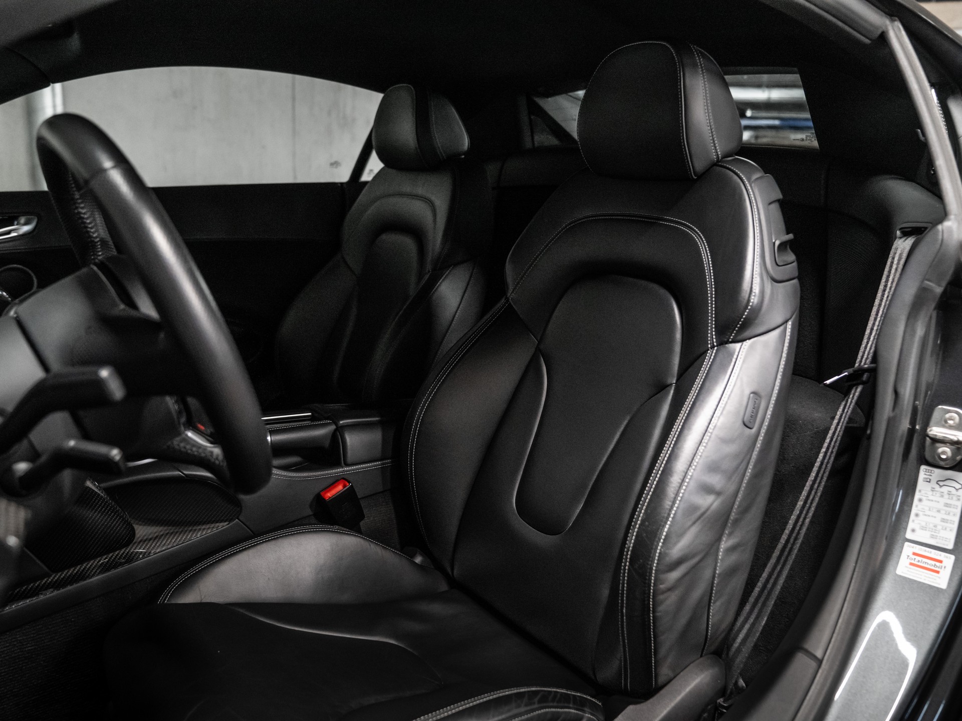 AUDI V10 5.2 plus-image-8
