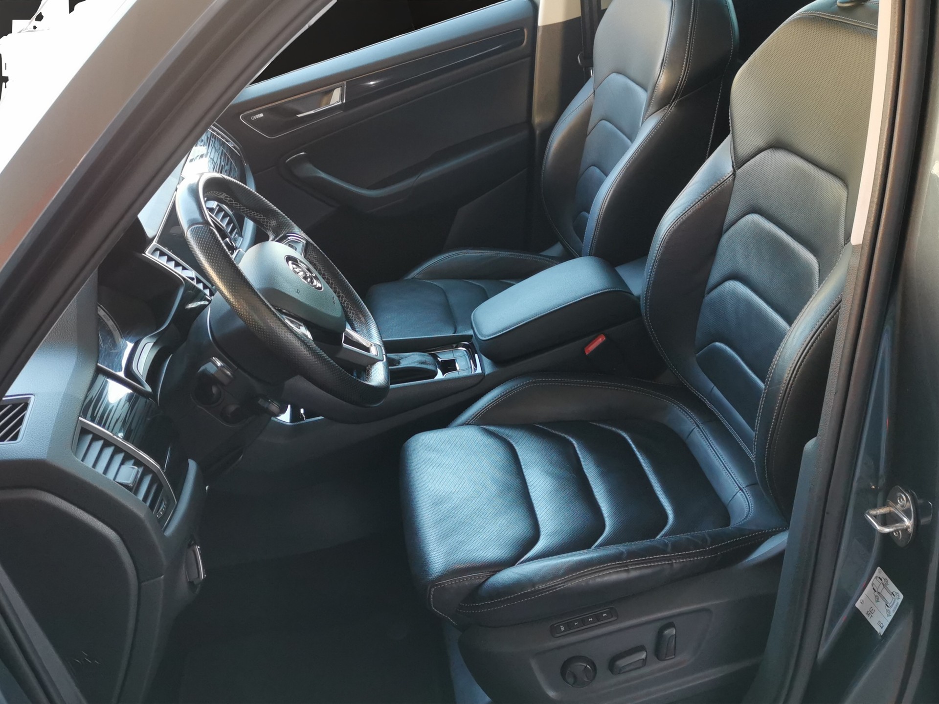 SKODA Kodiaq 2.0 TSI Style DSG 4x4-image-12