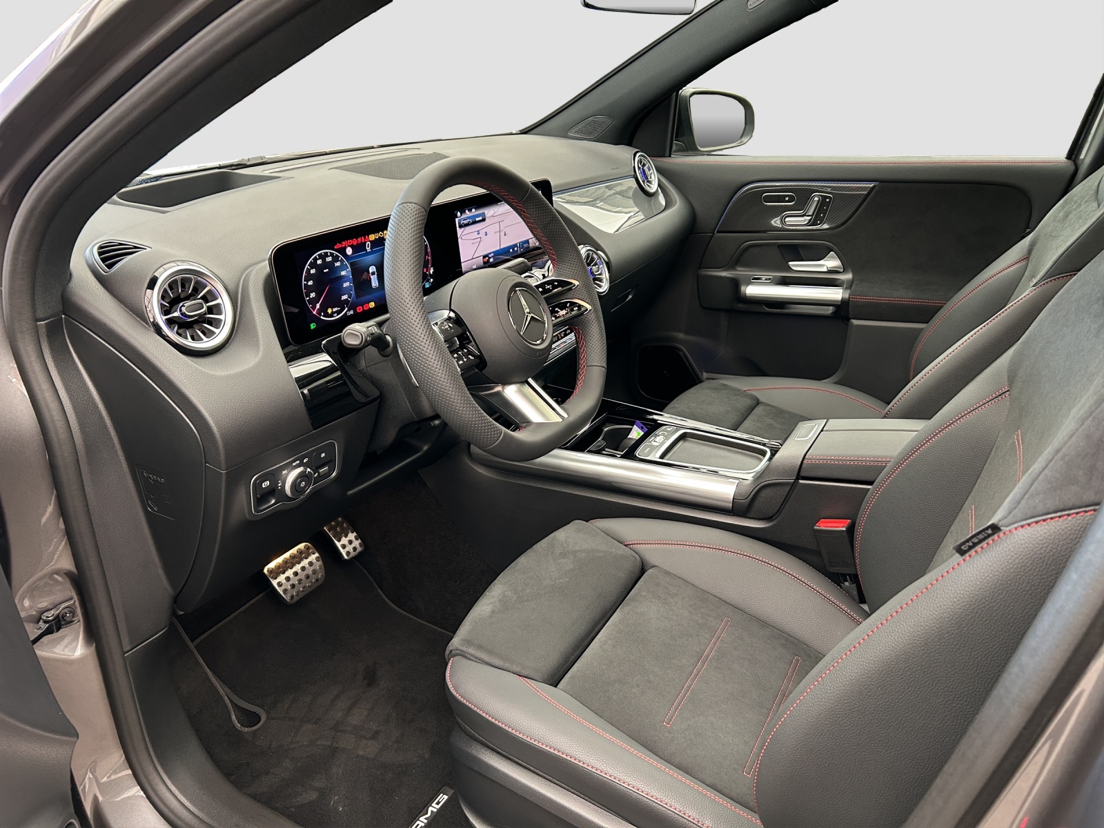 MERCEDES-BENZ GLA 250 4Matic 8G-DCT Swiss Star - AMG Line Premium Plus - AHK - Head-up - Panoramadach-image-5