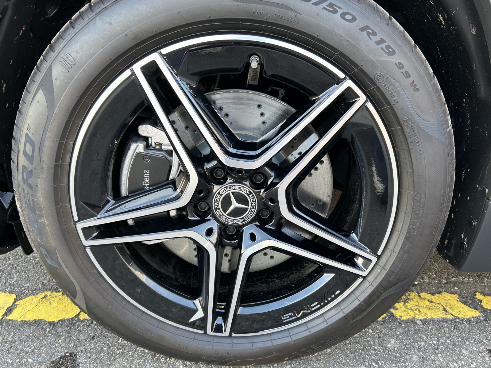 MERCEDES-BENZ GLA 250 4Matic 8G-DCT Swiss Star - AMG Line Premium Plus - AHK - Head-up - Panoramadach-image-15