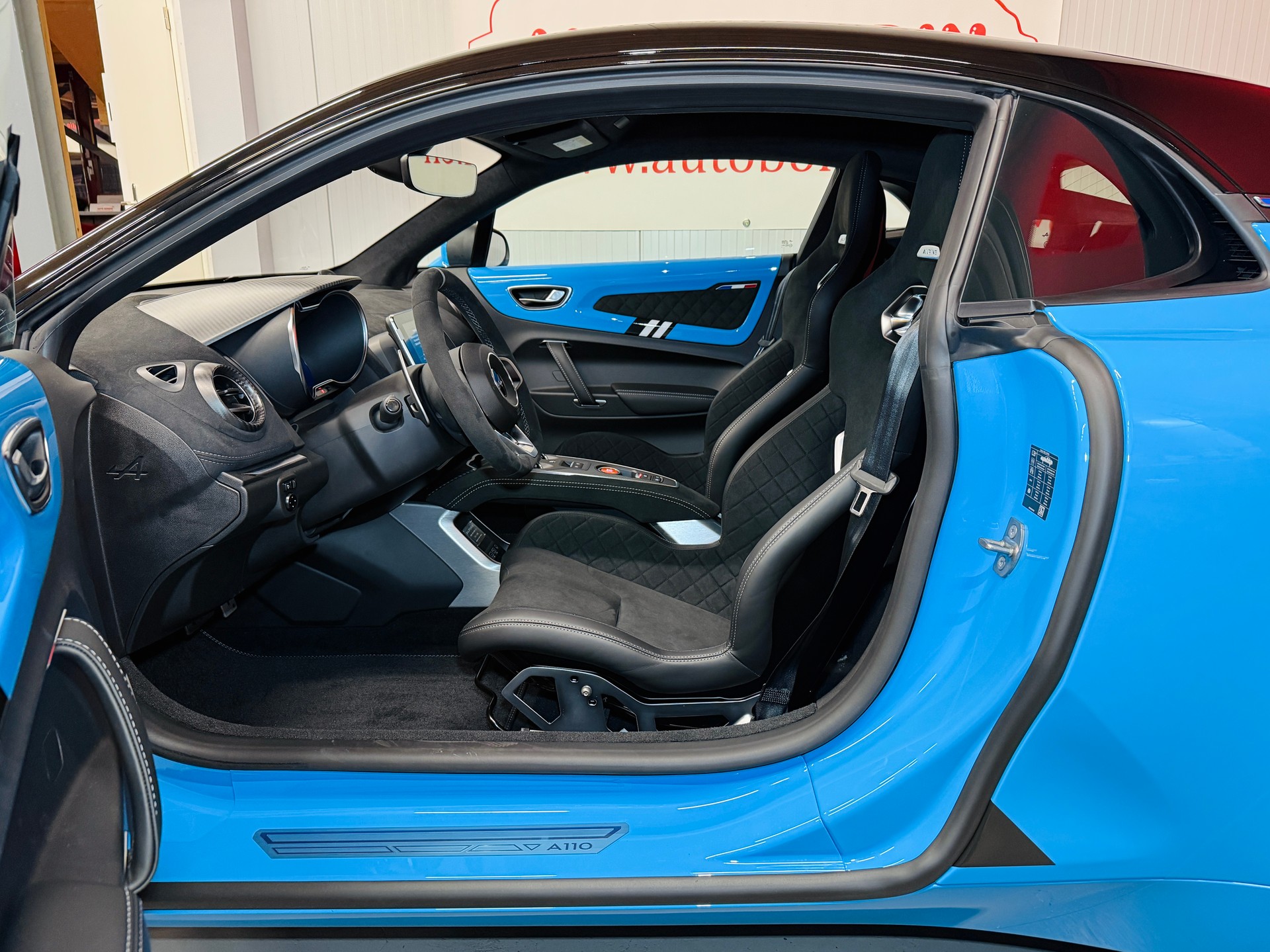 ALPINE A110 San Remo 73 Limited Edition Nr. 113 / 200 mit rotem Carbondach-image-4