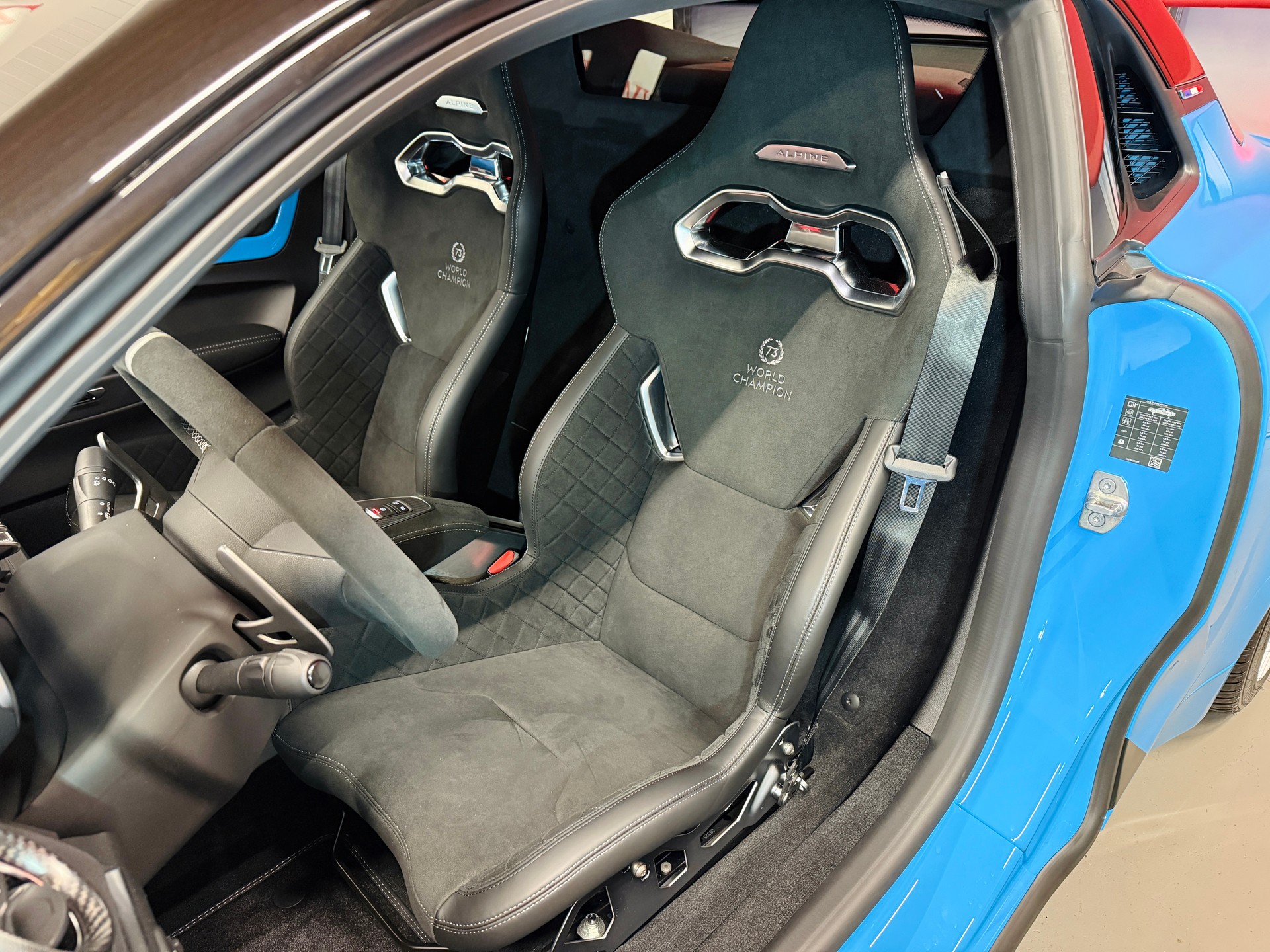 ALPINE A110 San Remo 73 Limited Edition Nr. 113 / 200 mit rotem Carbondach-image-6