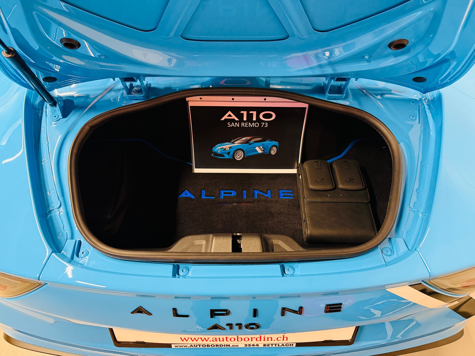 ALPINE A110 San Remo 73 Limited Edition Nr. 113 / 200 mit rotem Carbondach-image-10